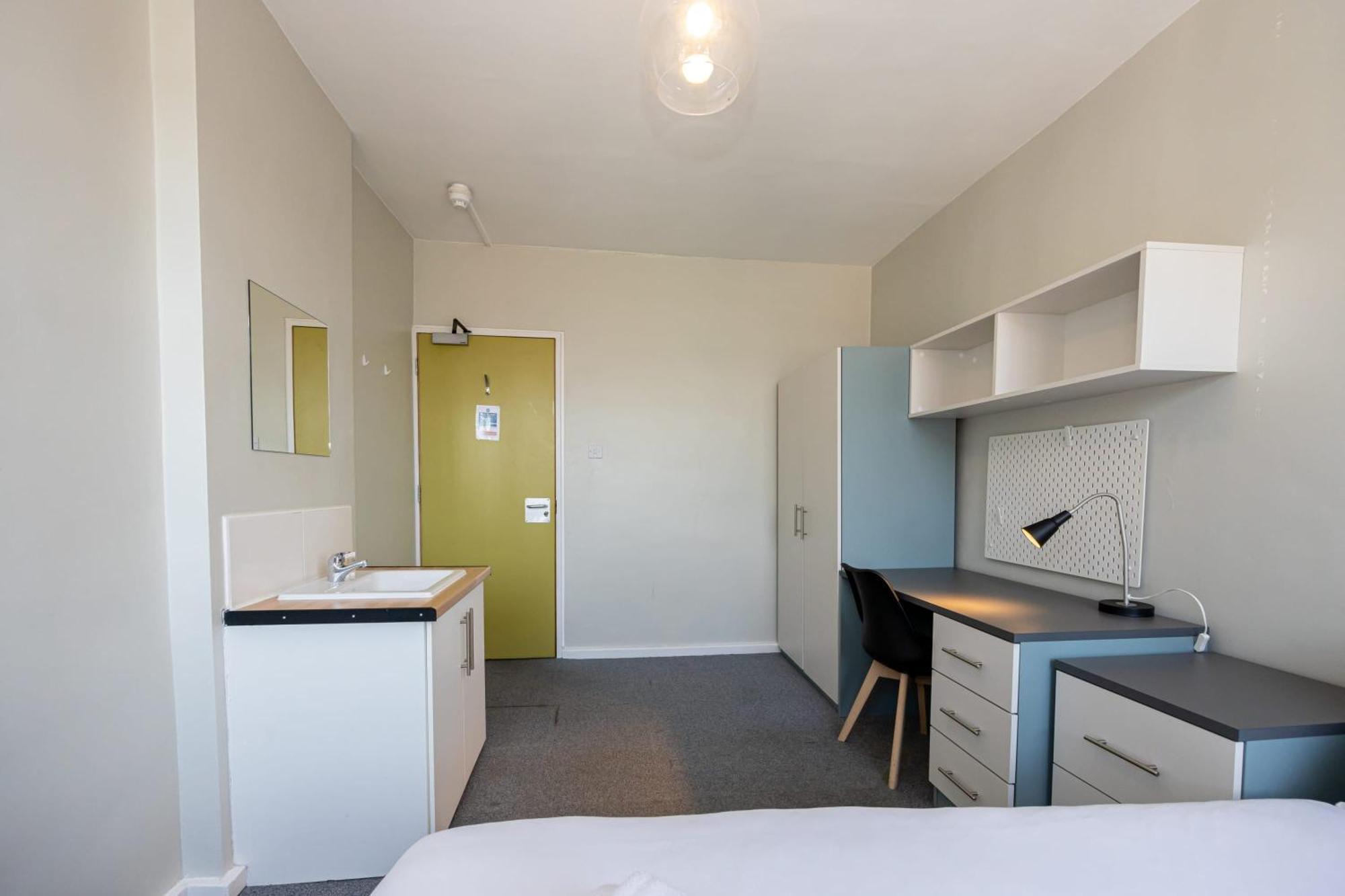 Spacious With Shared Facilities