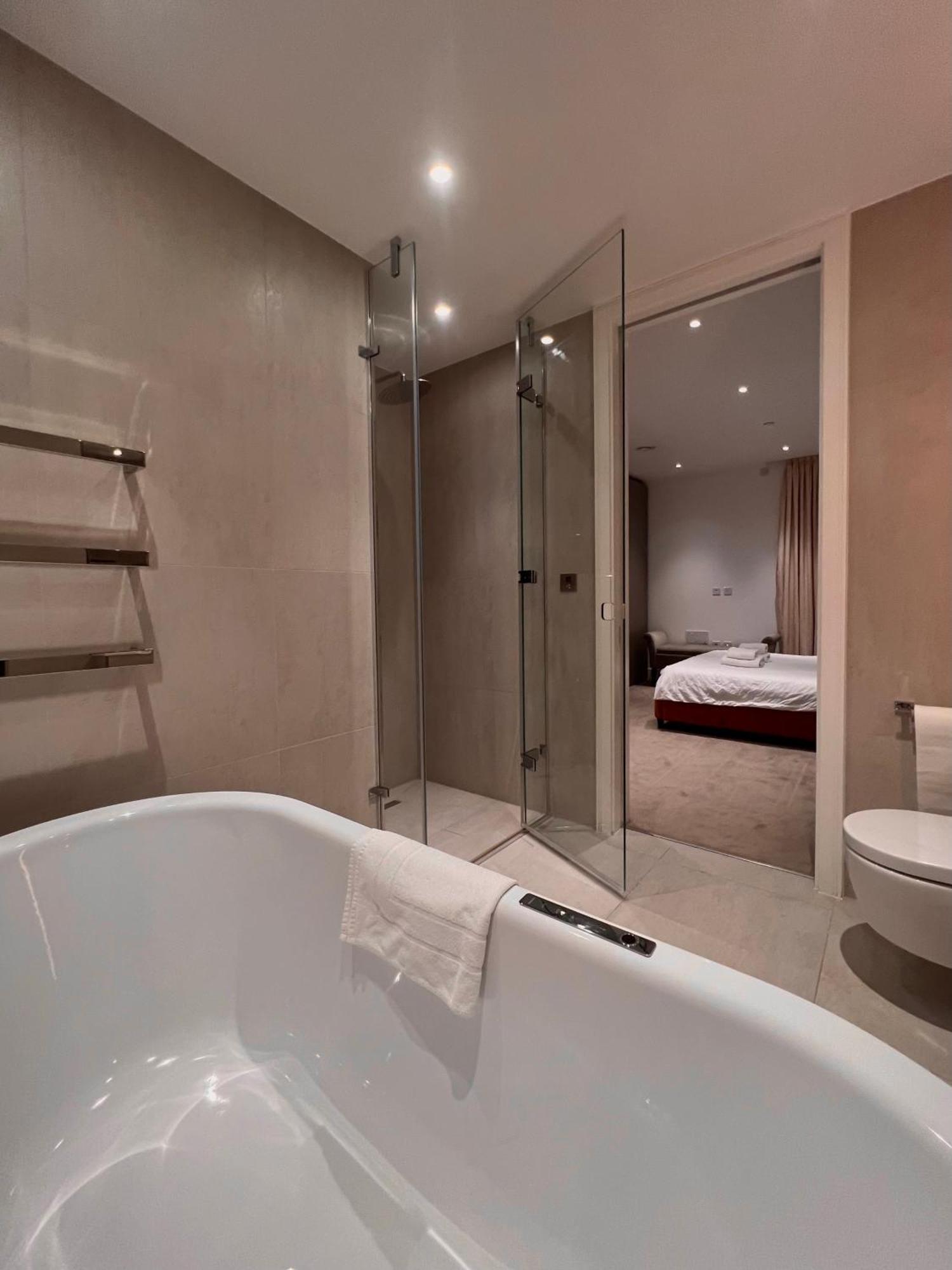250 Road 2 Bollinder Place Ec1v 2ah 2bed Luxury Apartments-this Is Full Address London