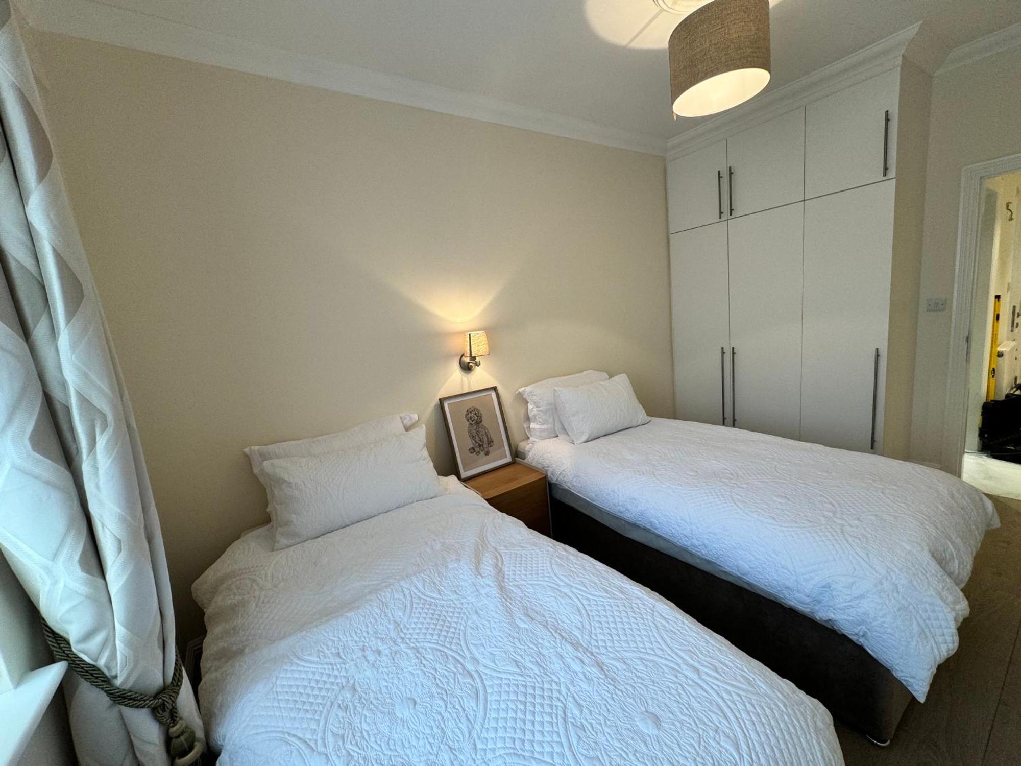 Hyde Park Corner Spacious 2 Bedroom * Londres