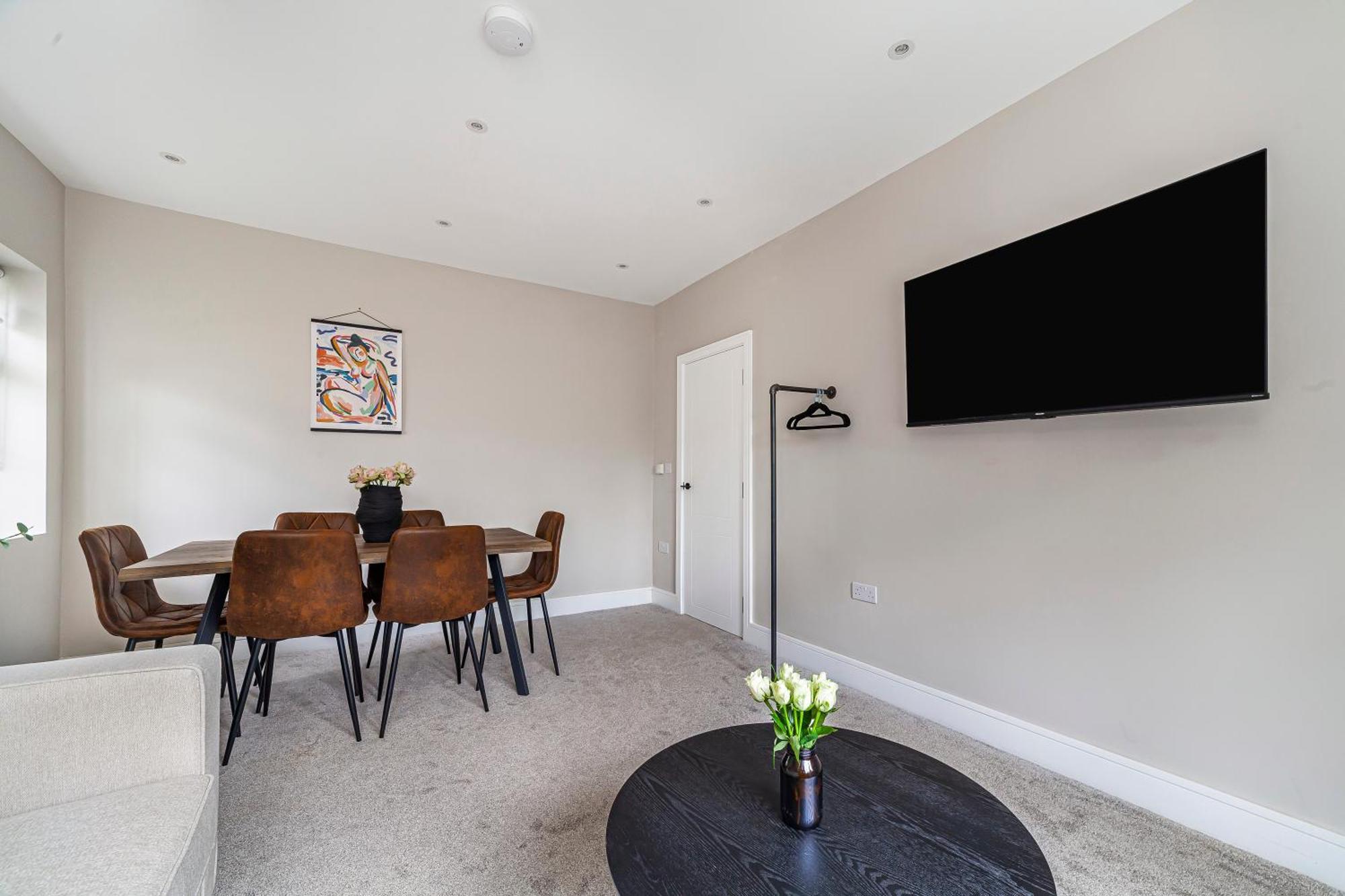 Apartamento Arte - Serviced For Leisure And Business - Private Parking - 12 Minutes Walking From Wembley Stadium *