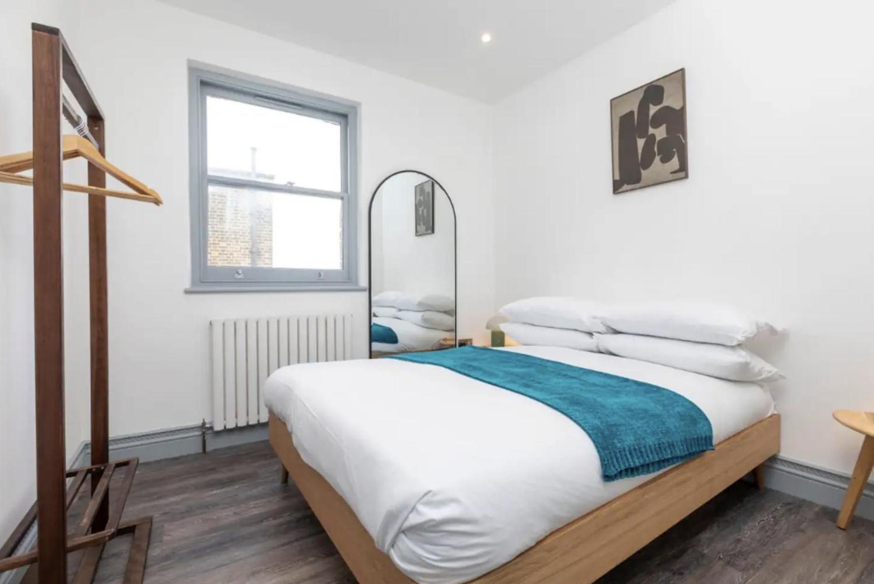 Urban Chic: Stylish 1-bed In The Heart Of The City Londres