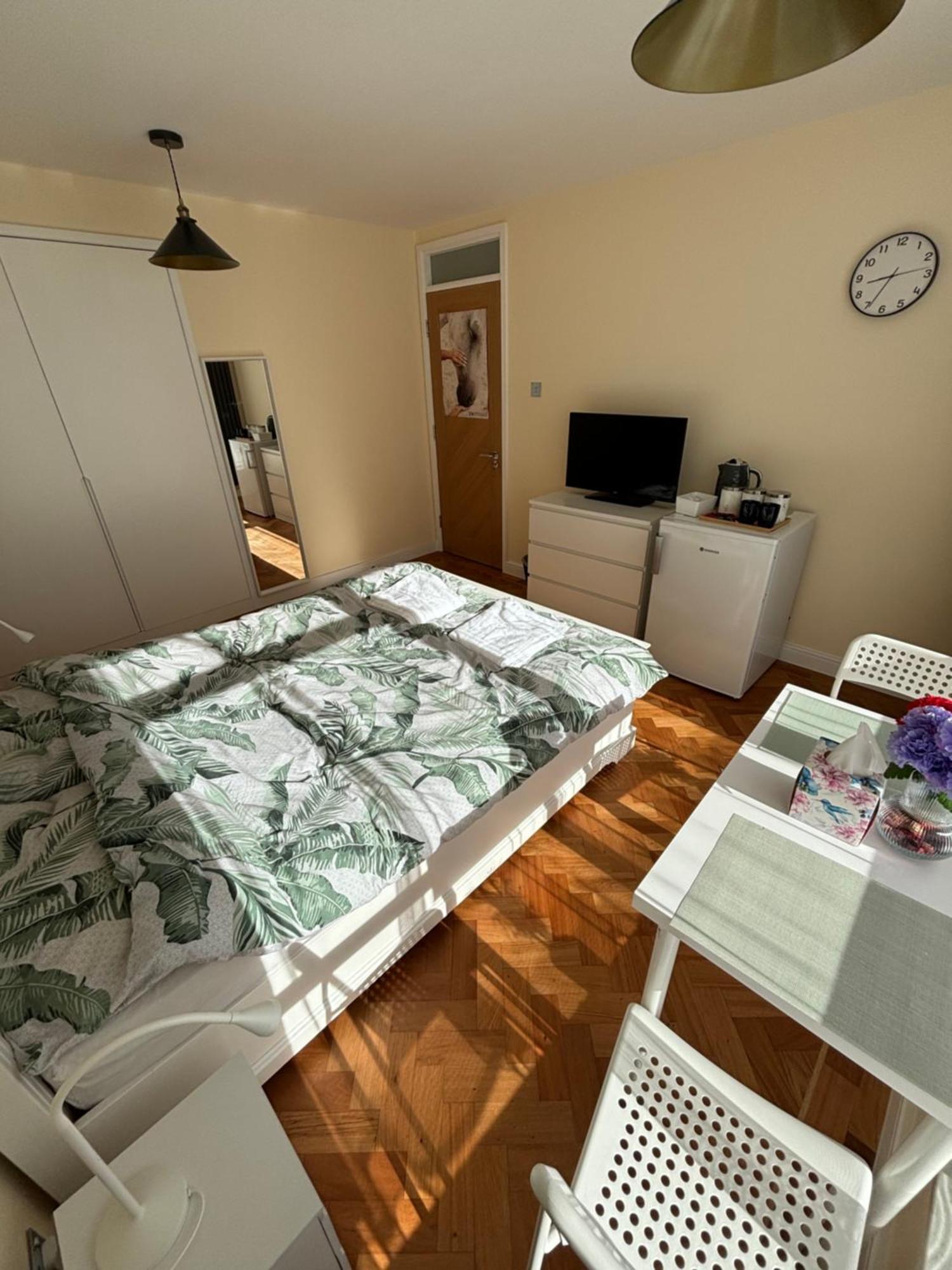 Wembley Stadium Large Double Homestay