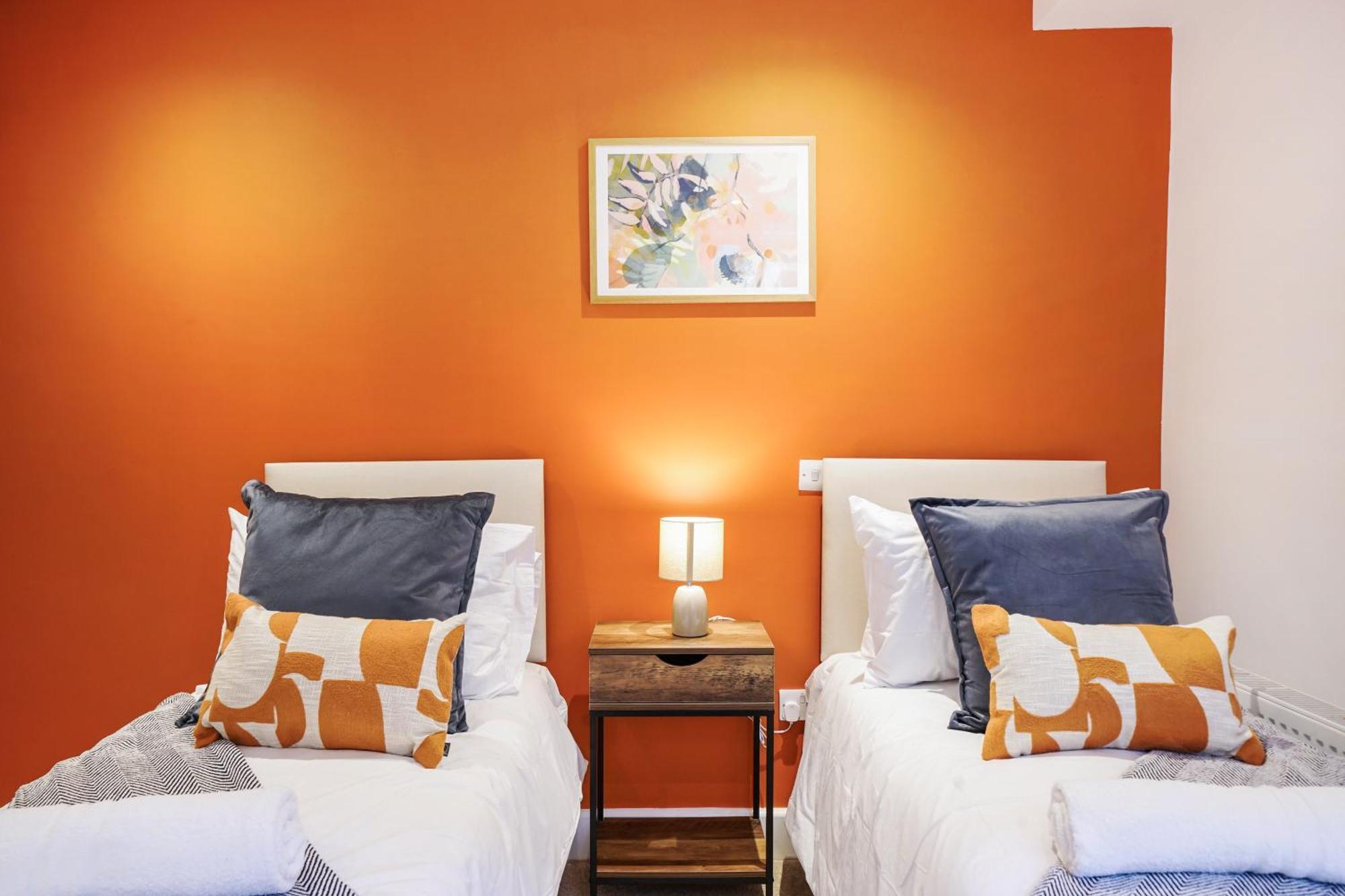 2 Bed Garden Apt Sleeps 7 Short Walk To Old Street Station * London