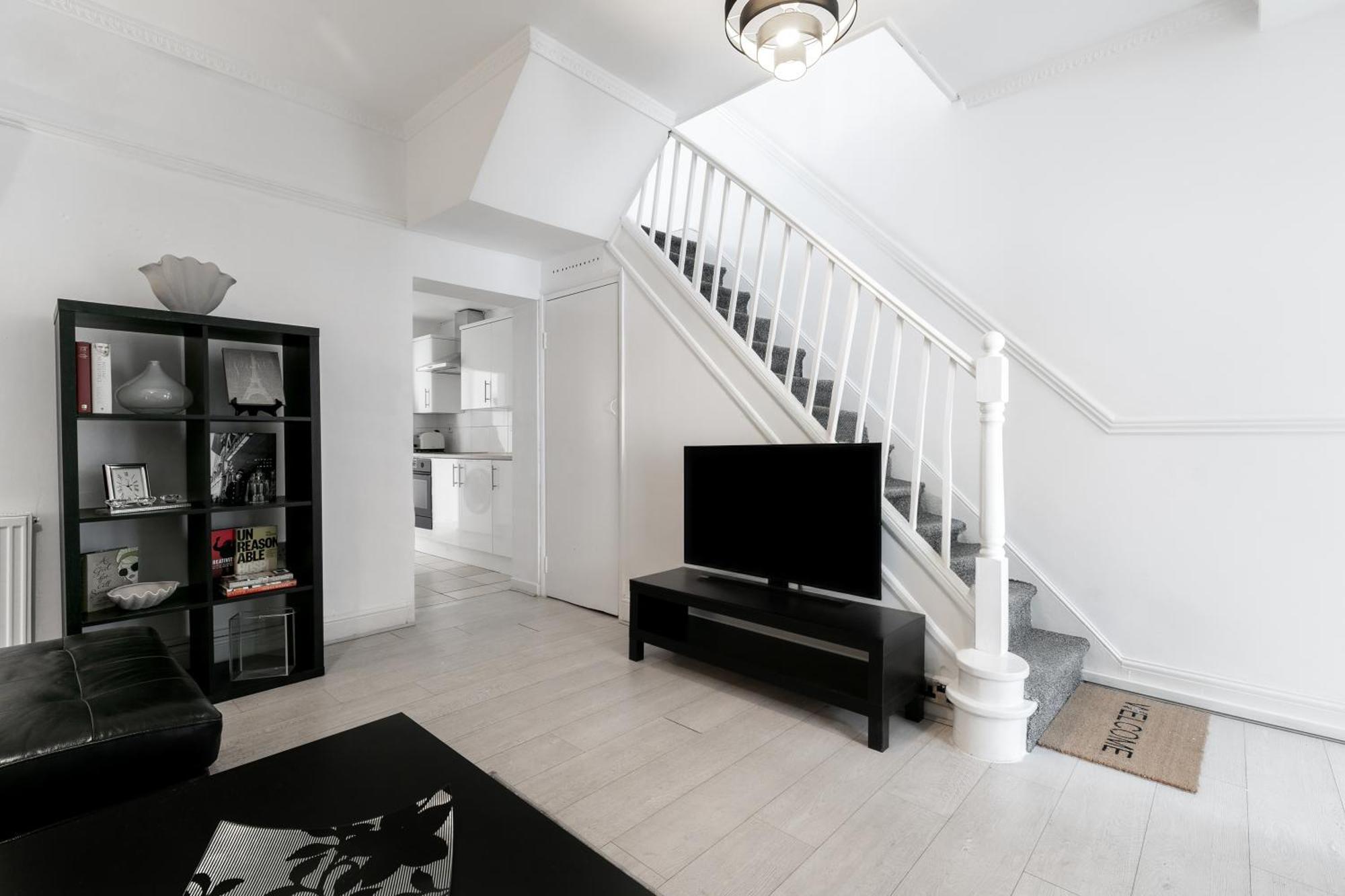 Hébergement de vacances Beautiful 4-bed House With Garden In