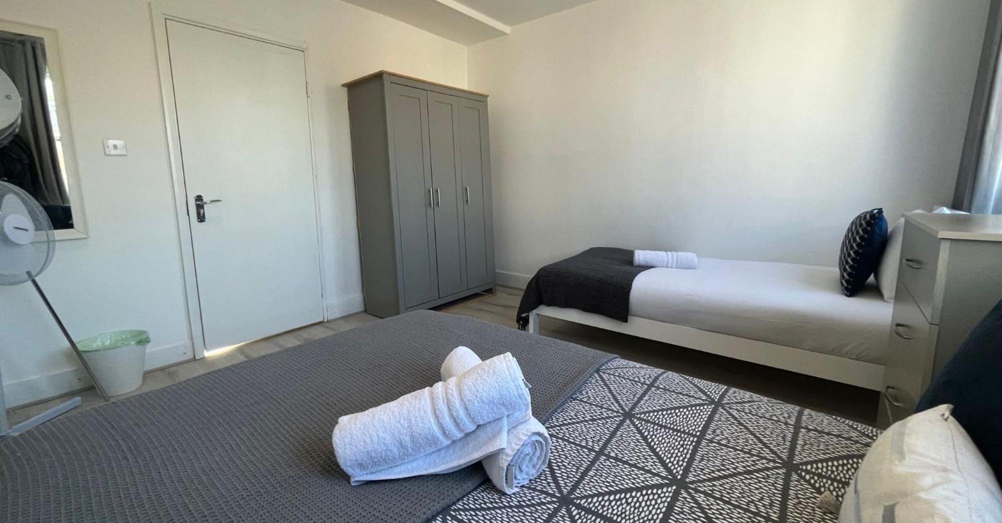 Nifty 2 Bedroom Flat In Goswell Rd Appartement *