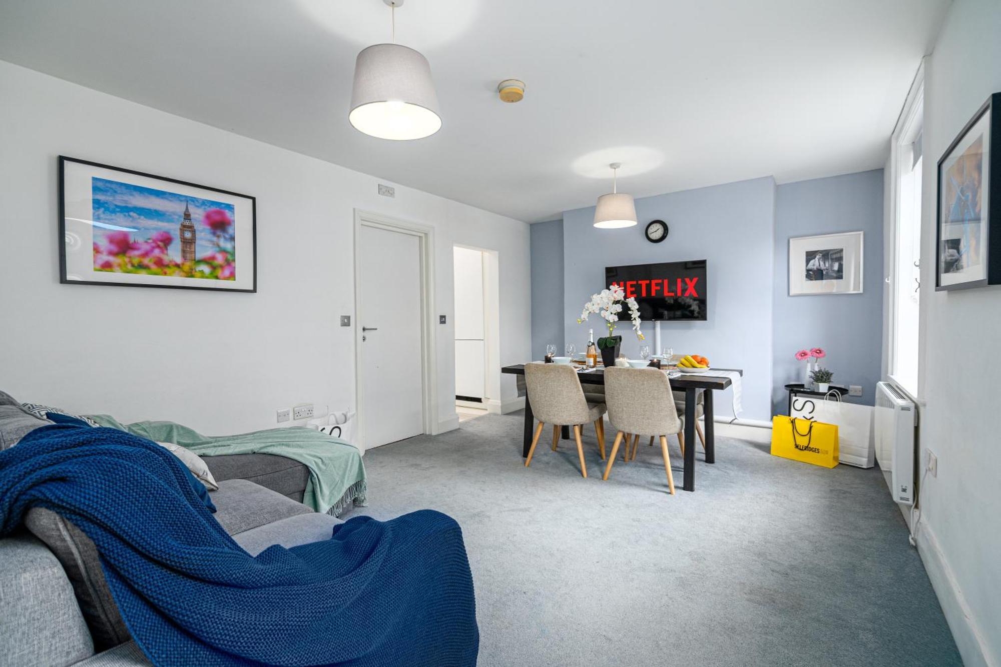 Selfridges Parkside Haven - 2 Bedroom * Londen