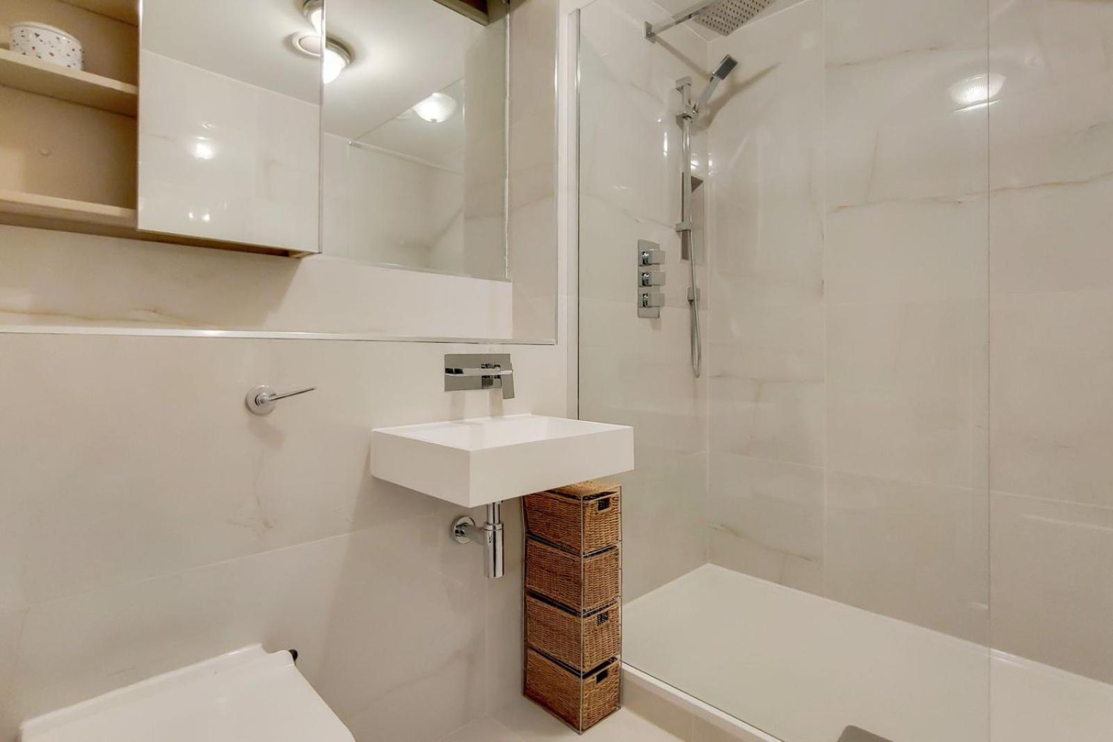South Kensington - Point West Residences