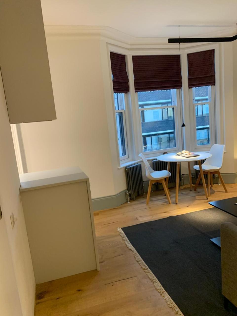 Apartment Regents Park London