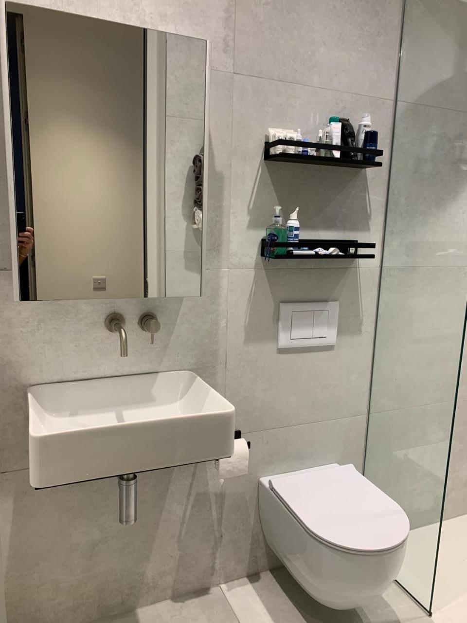Regents Park Apartment *