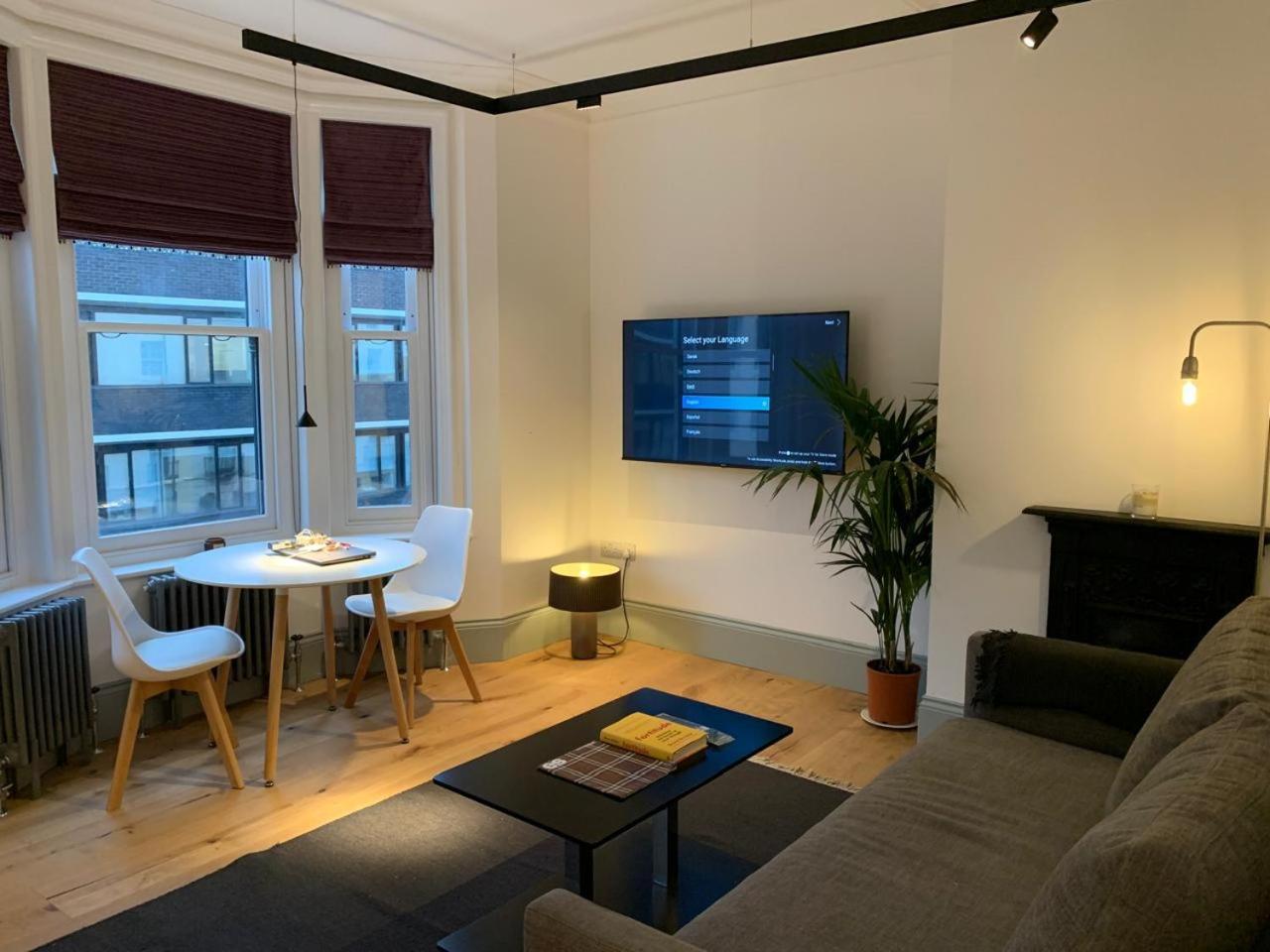 Regents Park Apartment