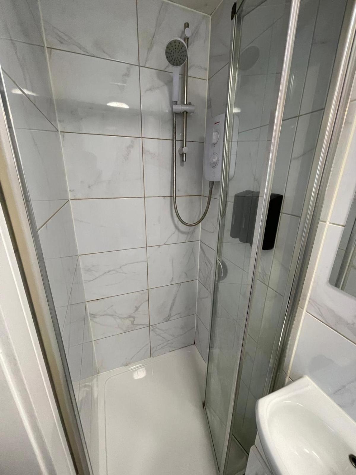 Homestay Letzi Private En-suite Near Wembley