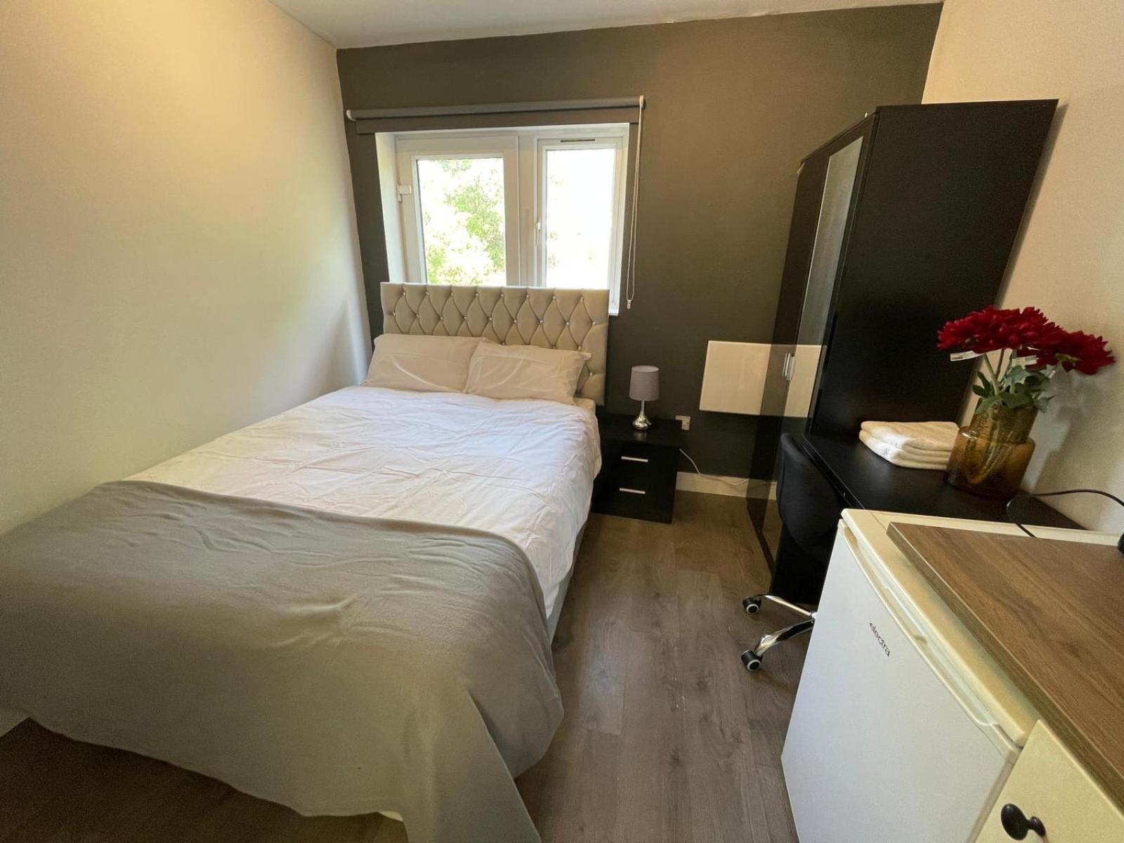 Homestay Letzi Private En-suite Near Wembley London
