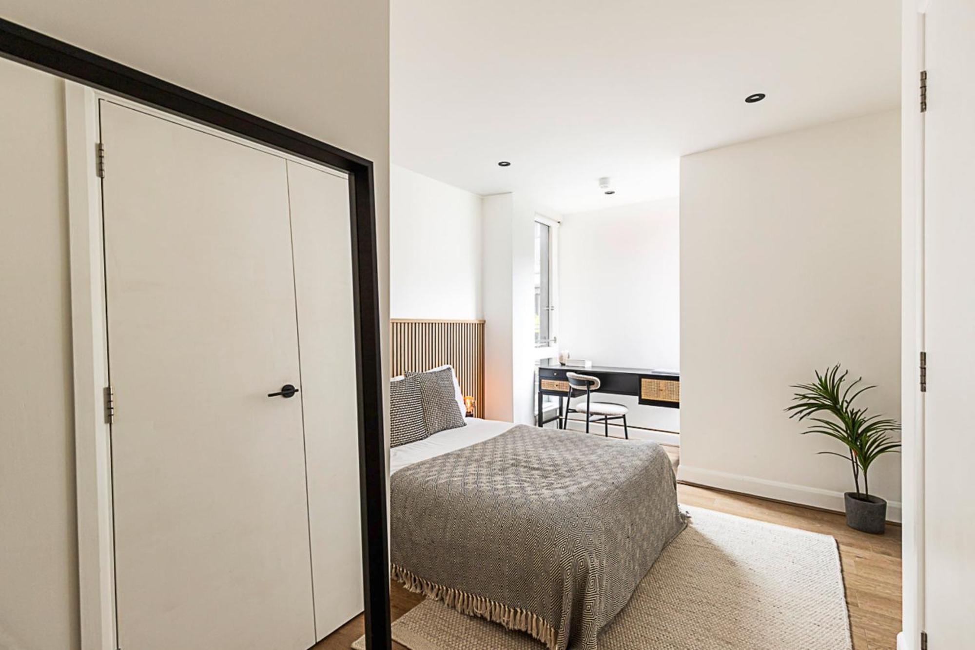 Stylish And Sleek East Retreat Appartement