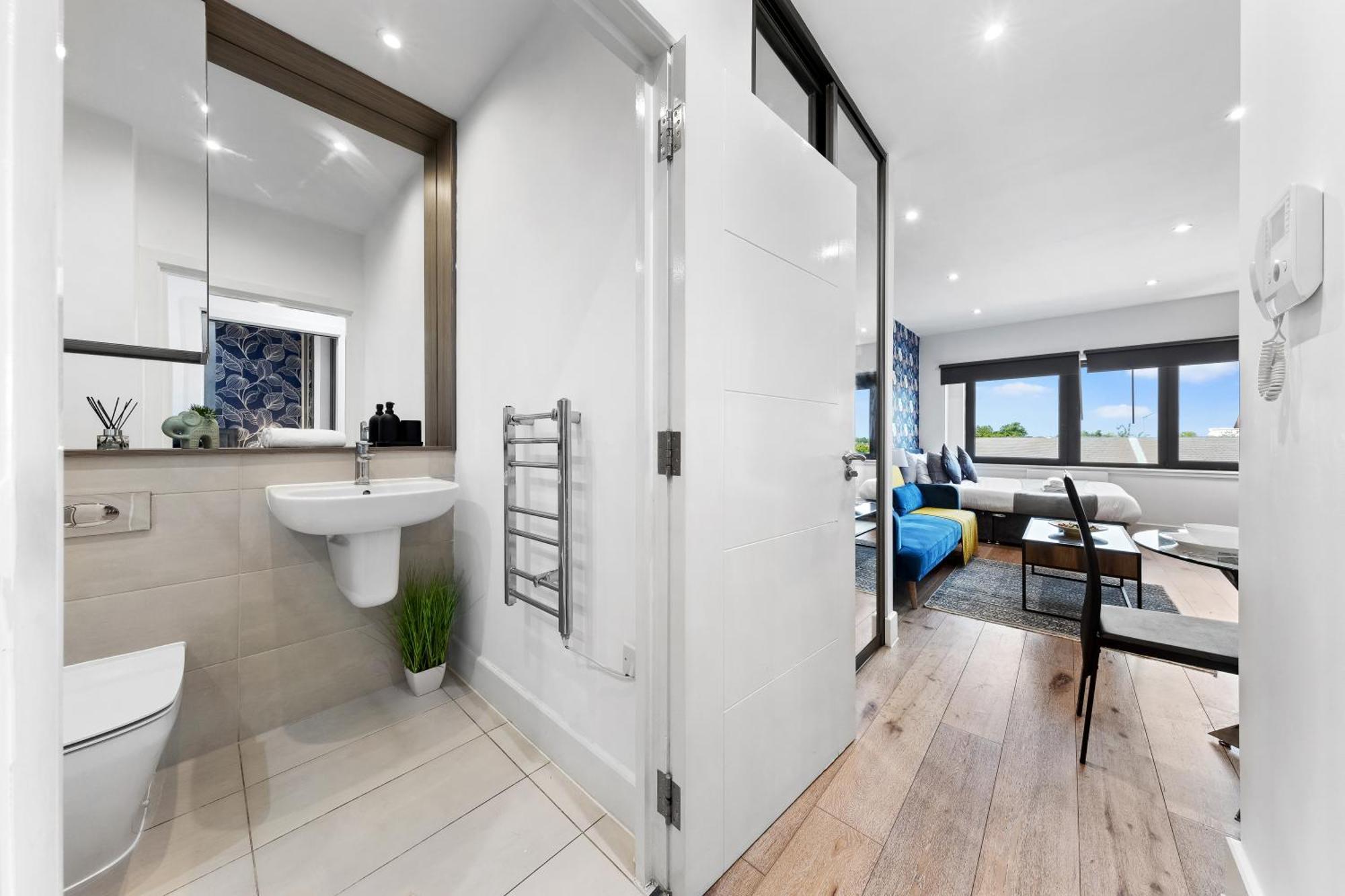 Modern One Bedroom Flat - Sleeps 5 -near Heathrow - Ub3 Apartamento