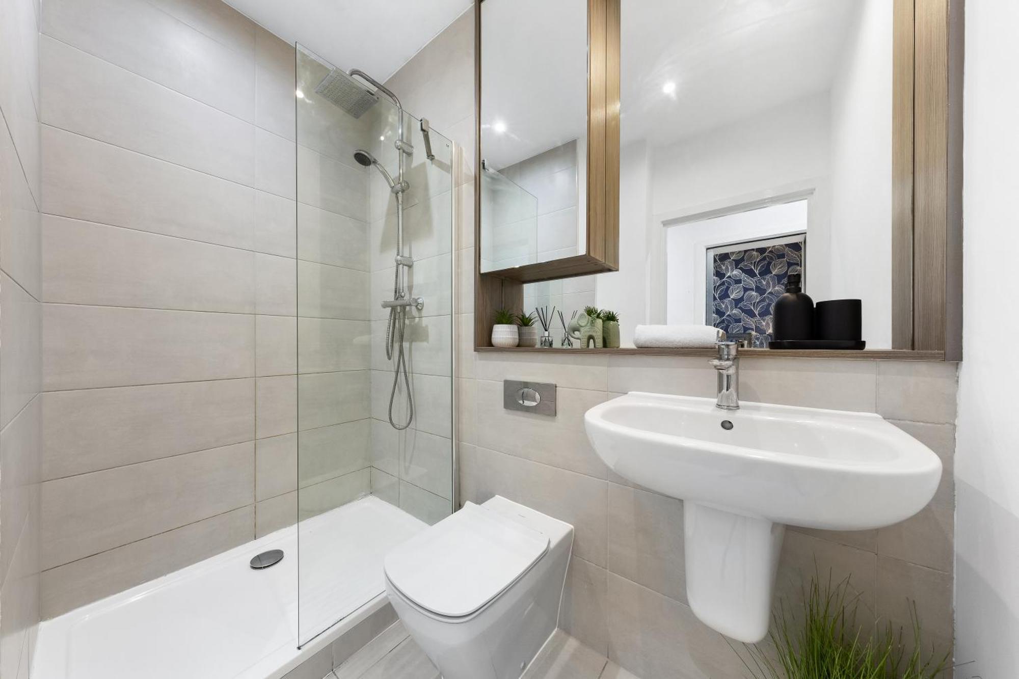 Modern One Bedroom Flat - Sleeps 5 -near Heathrow - Ub3 Apartamento