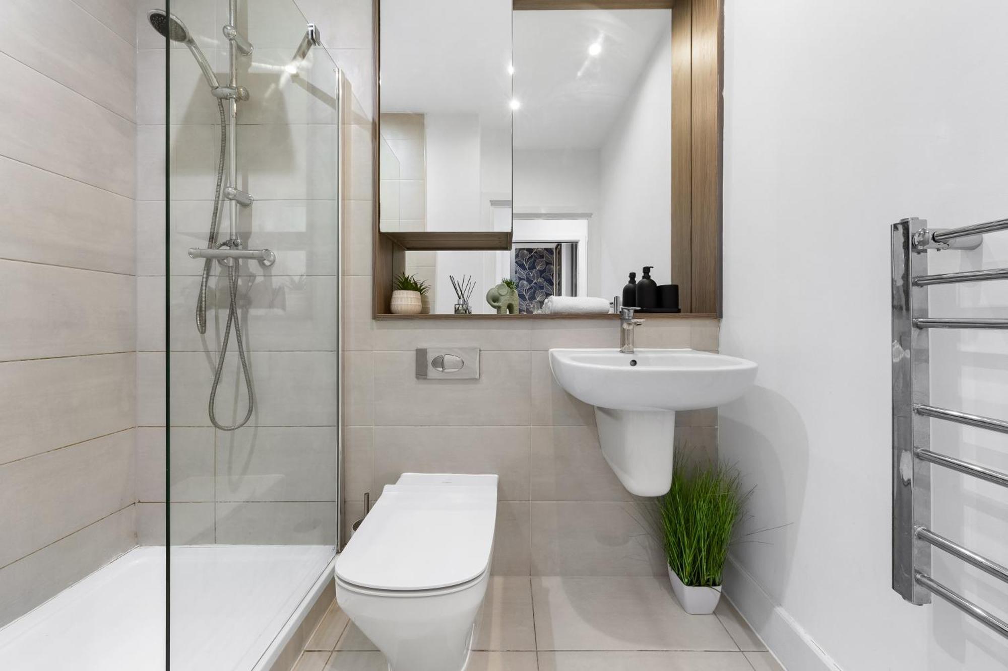 Modern One Bedroom Flat - Sleeps 5 -near Heathrow - Ub3 * Londres