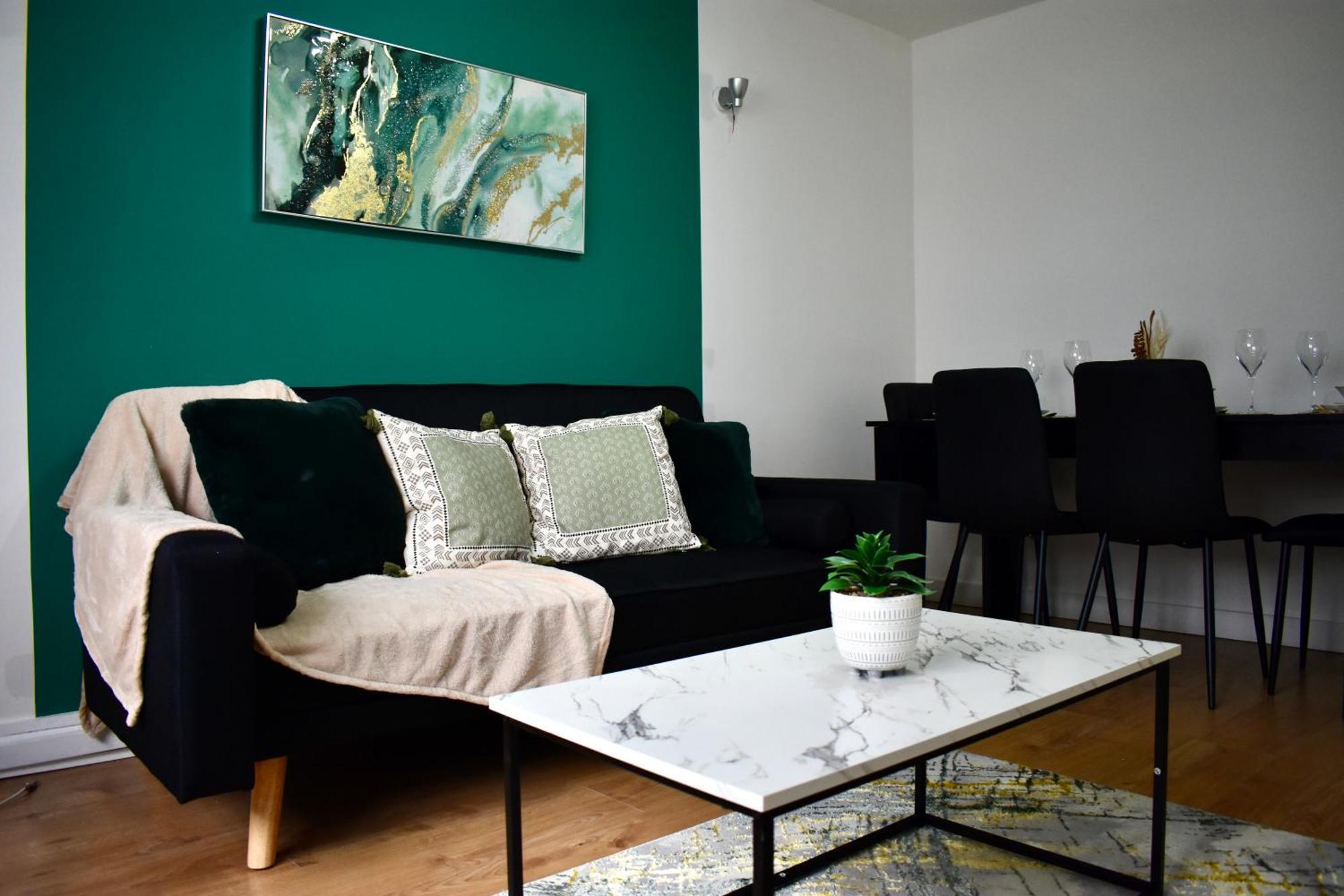 Luxury 2 Bedroom Apartment, Parking, Few Minutes Walk From Wembley Stadium Appartement *