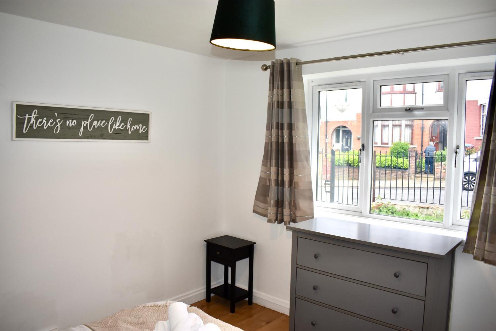 Luxury 2 Bedroom Apartment, Parking, Few Minutes Walk From Wembley Stadium * Londen