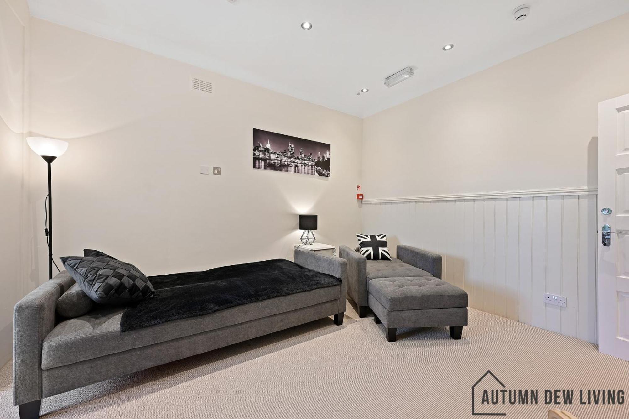 Beautiful 2 King Size Beds 2 Bath- Sleeps 5 In Earls Court Apartamento
