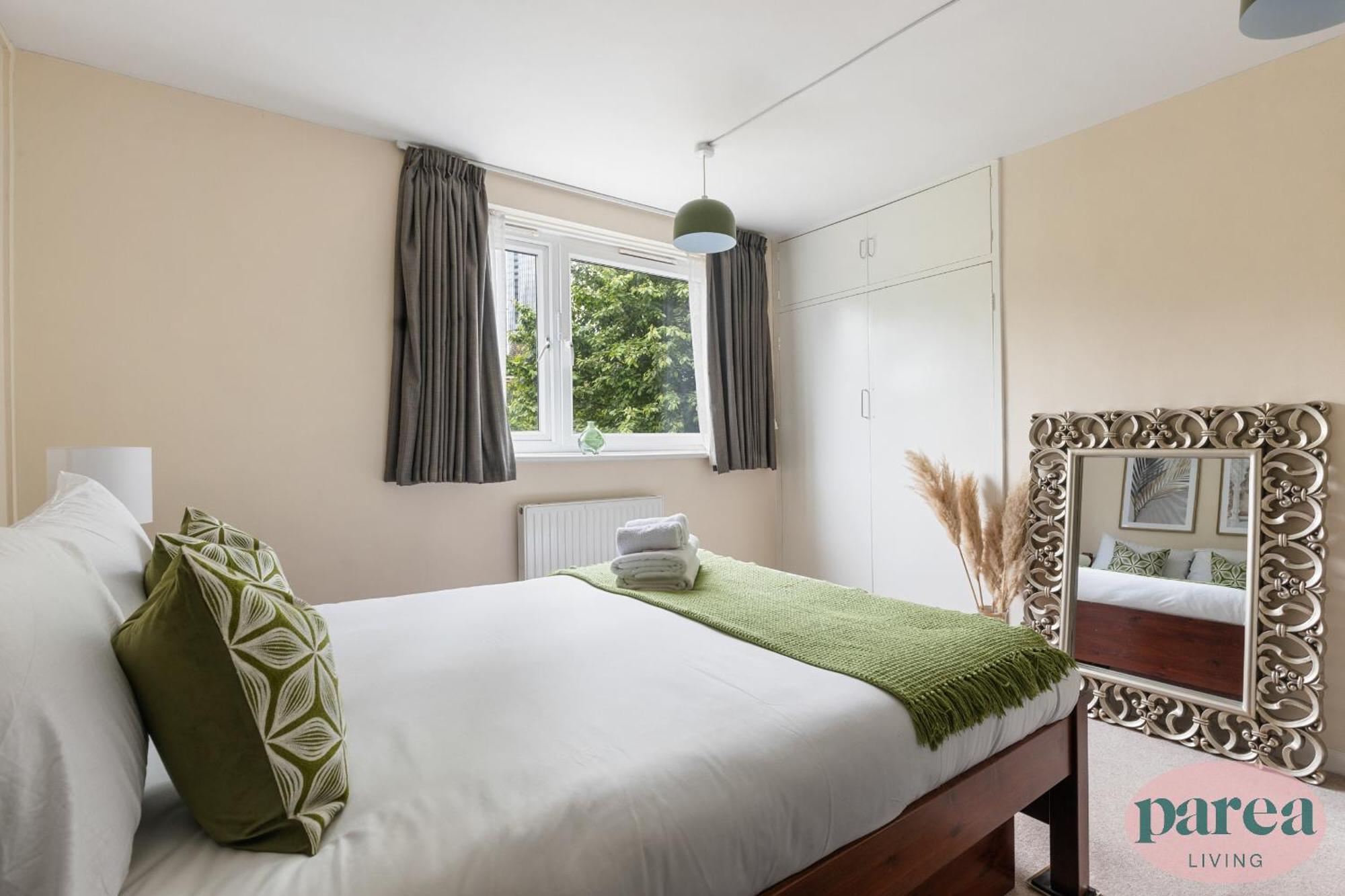 Parea Living - Cosy Flat With Skyline Views Beside Canary Wharf *