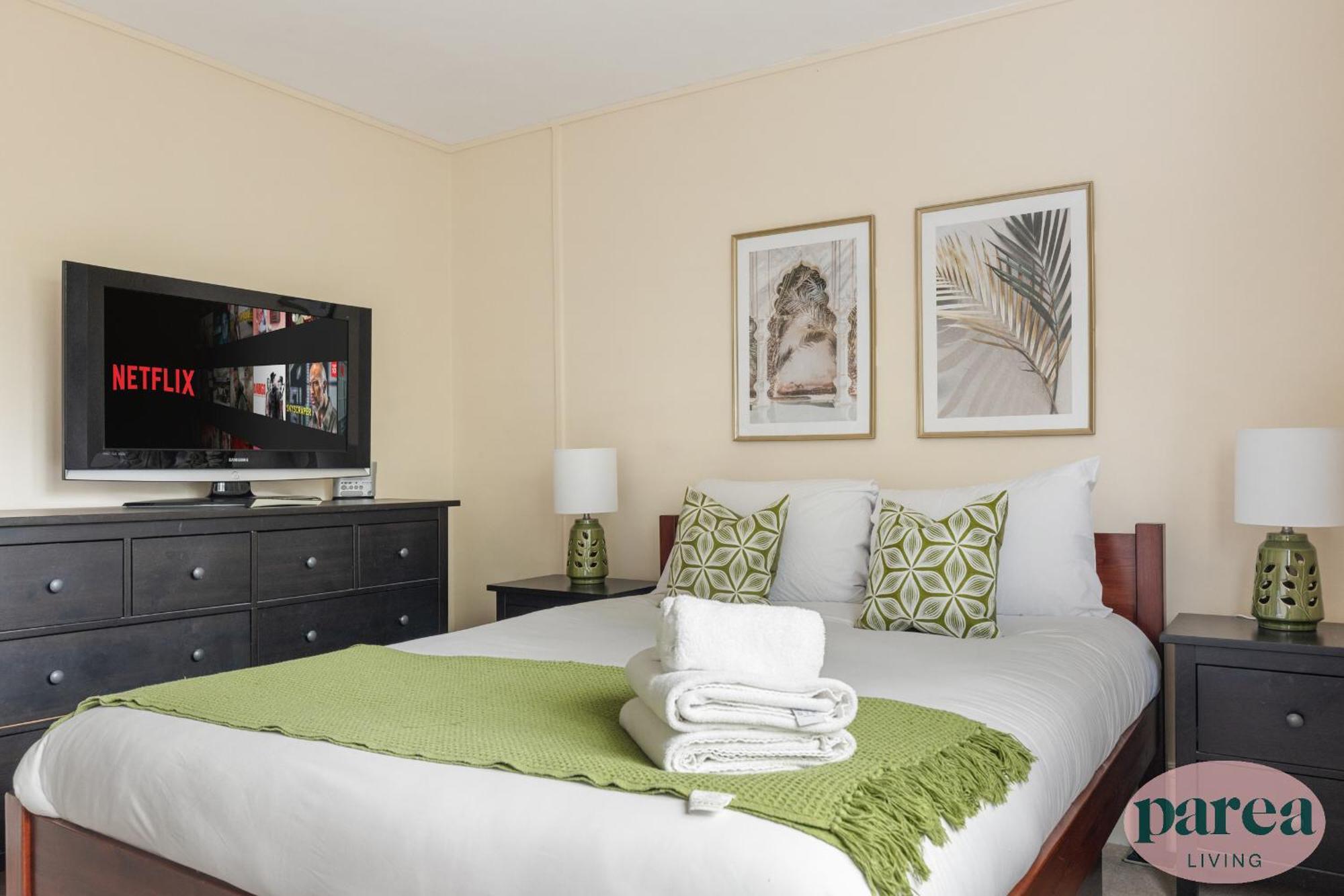 Parea Living - Cosy Flat With Skyline Views Beside Canary Wharf *