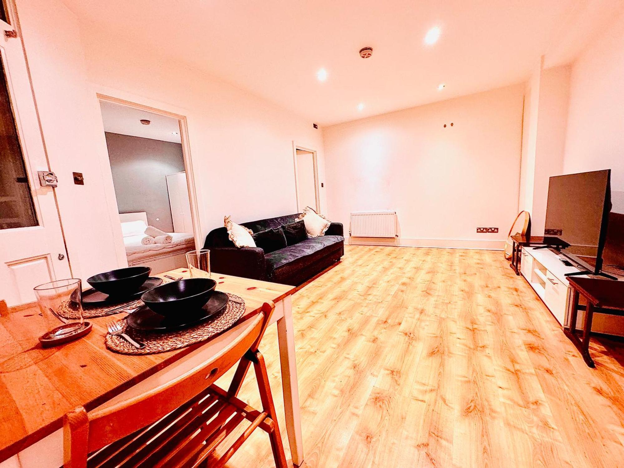 Apartment Luxxe Apartments, Kensington & Chelsea, Prime Location, With Many Stations, Westfield Shopping Centre Mins Away Walk *