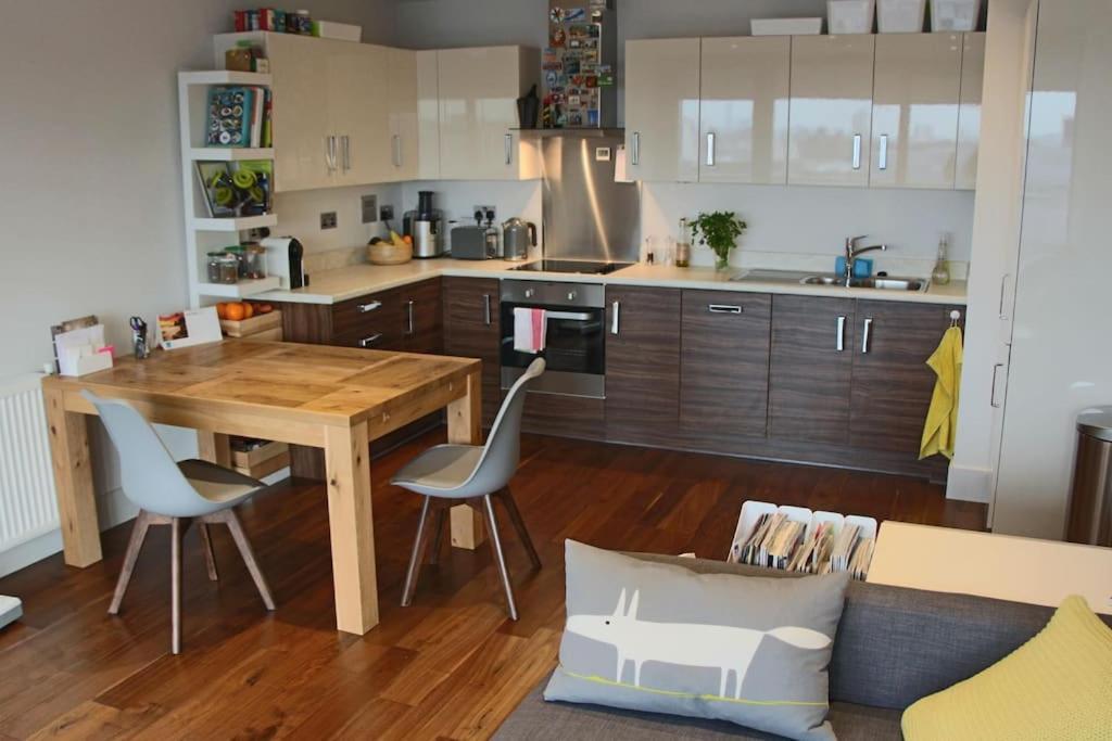 Greenwich Skyline Retreat - 2bed Flat Appartement