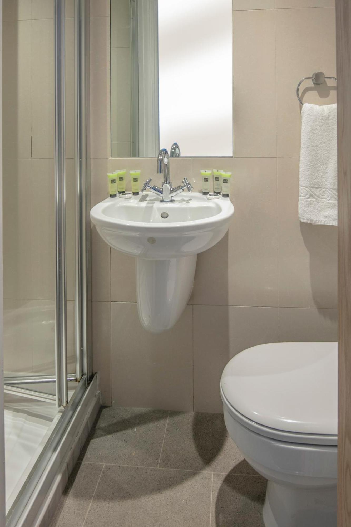 Hotel Queensway Hotel, Sure Collection By Western Londres