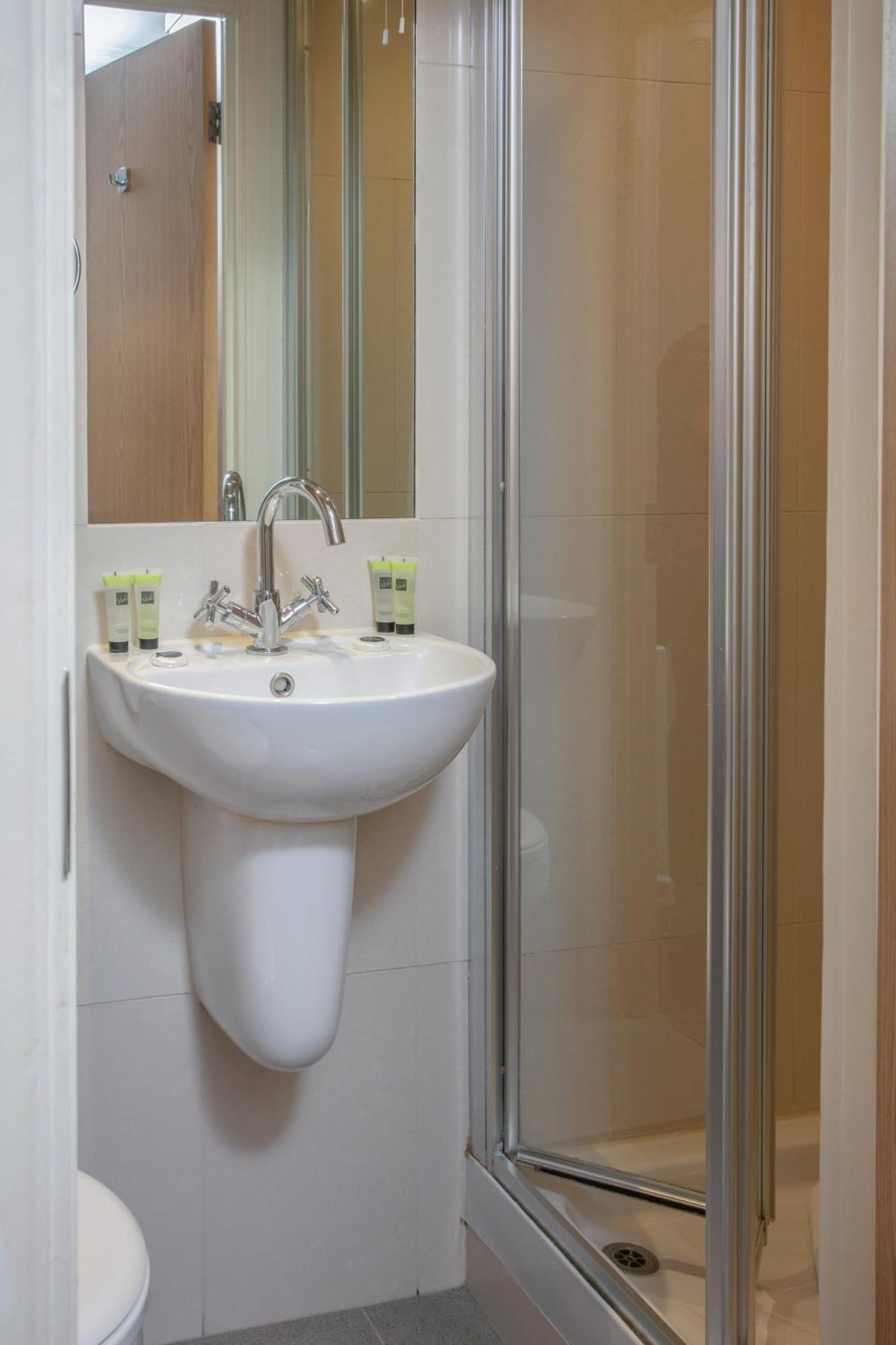 Queensway Hotel, Sure Collection By Western 3* Londres