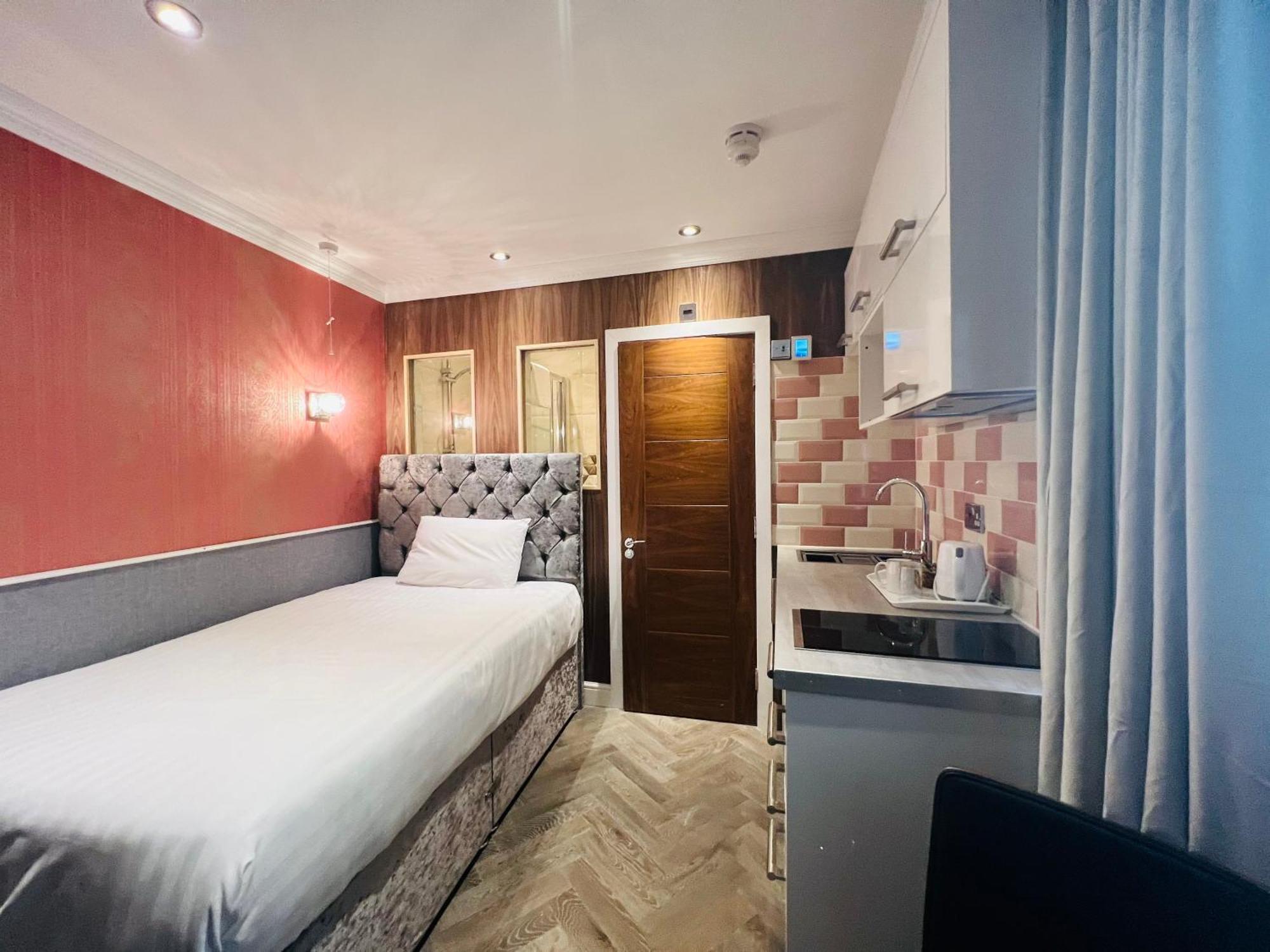 Cheshire Hotel