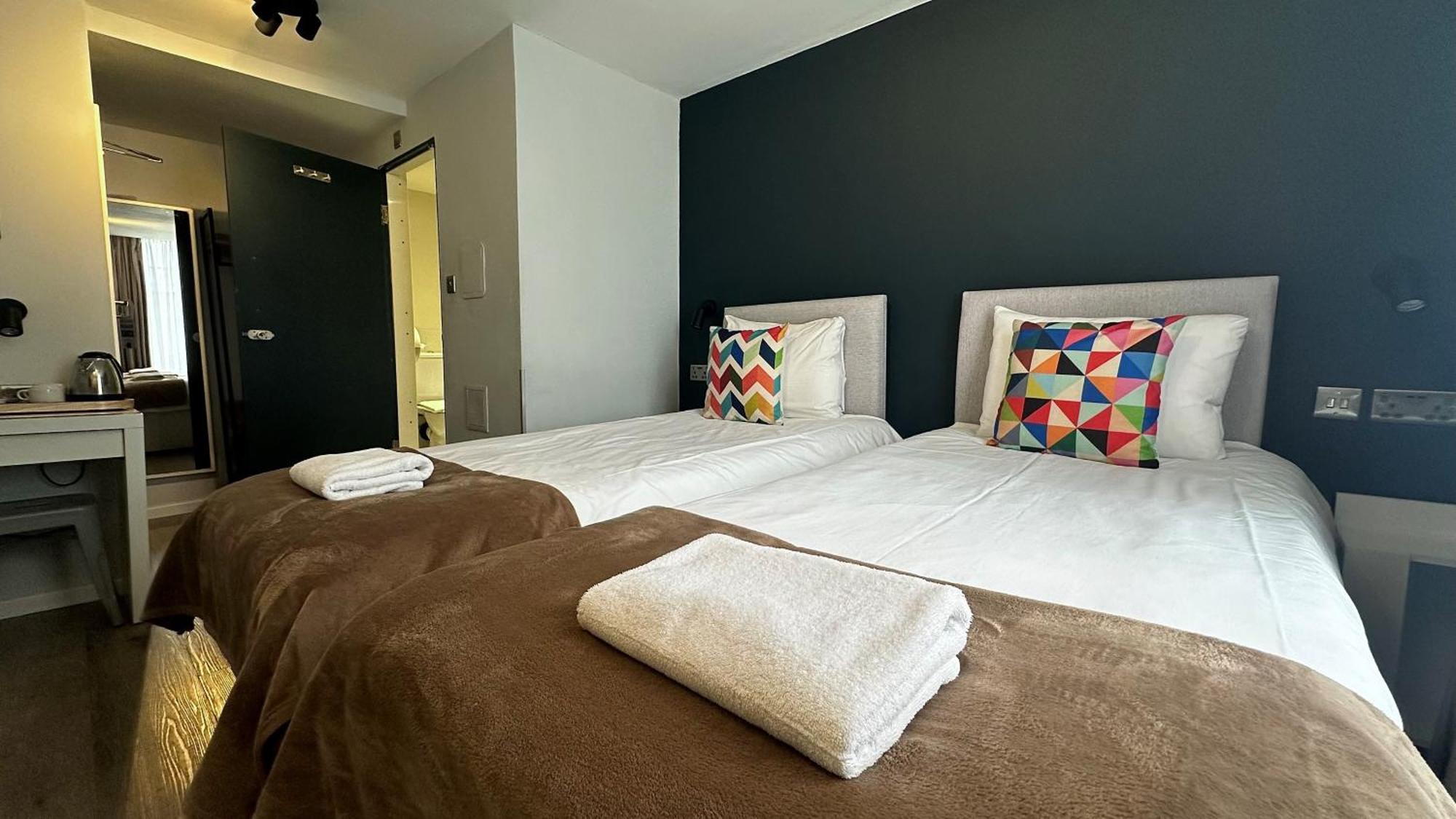 Smart Hyde Park View Hostal