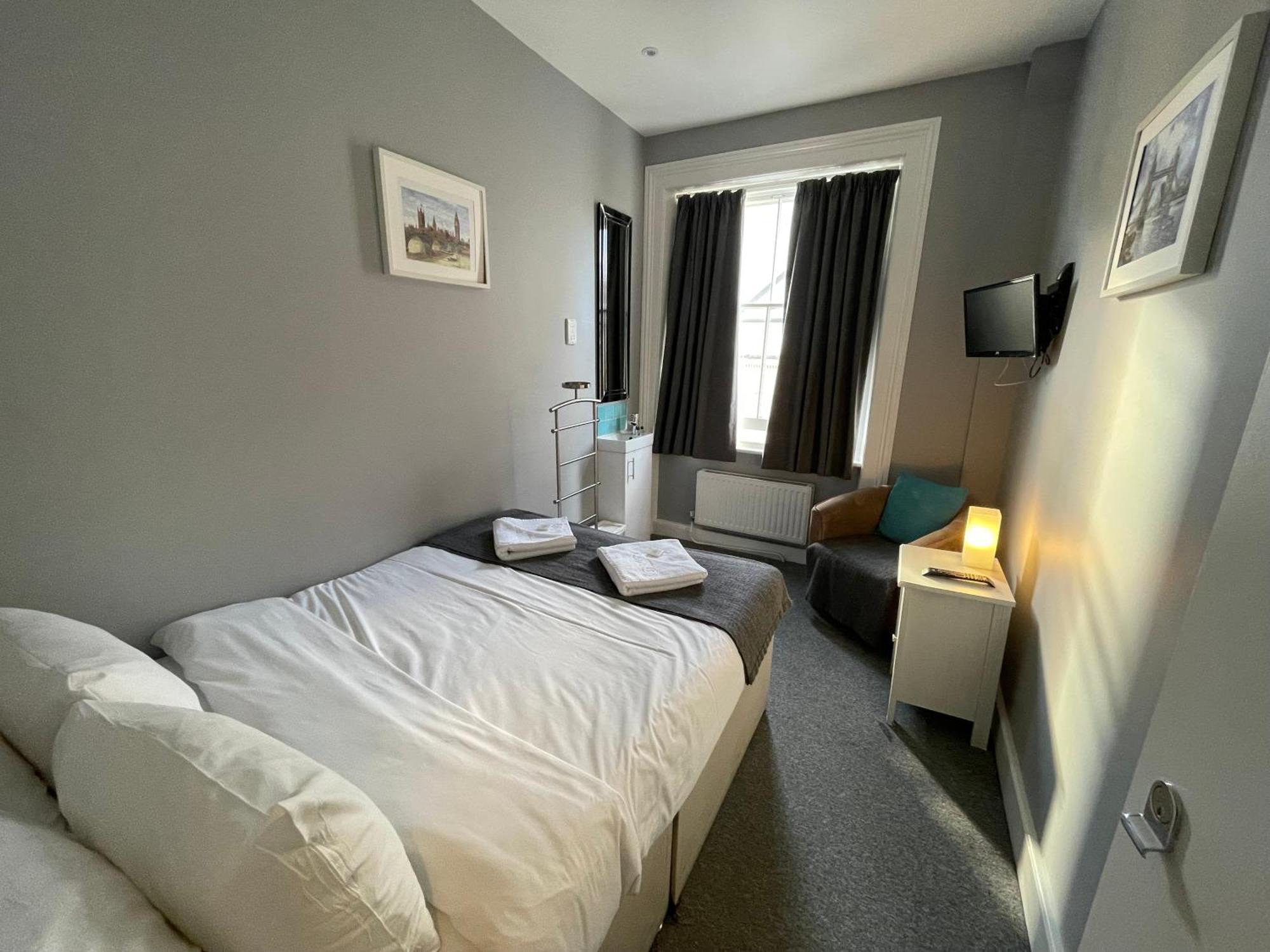 Ravna Gora 3* Londres