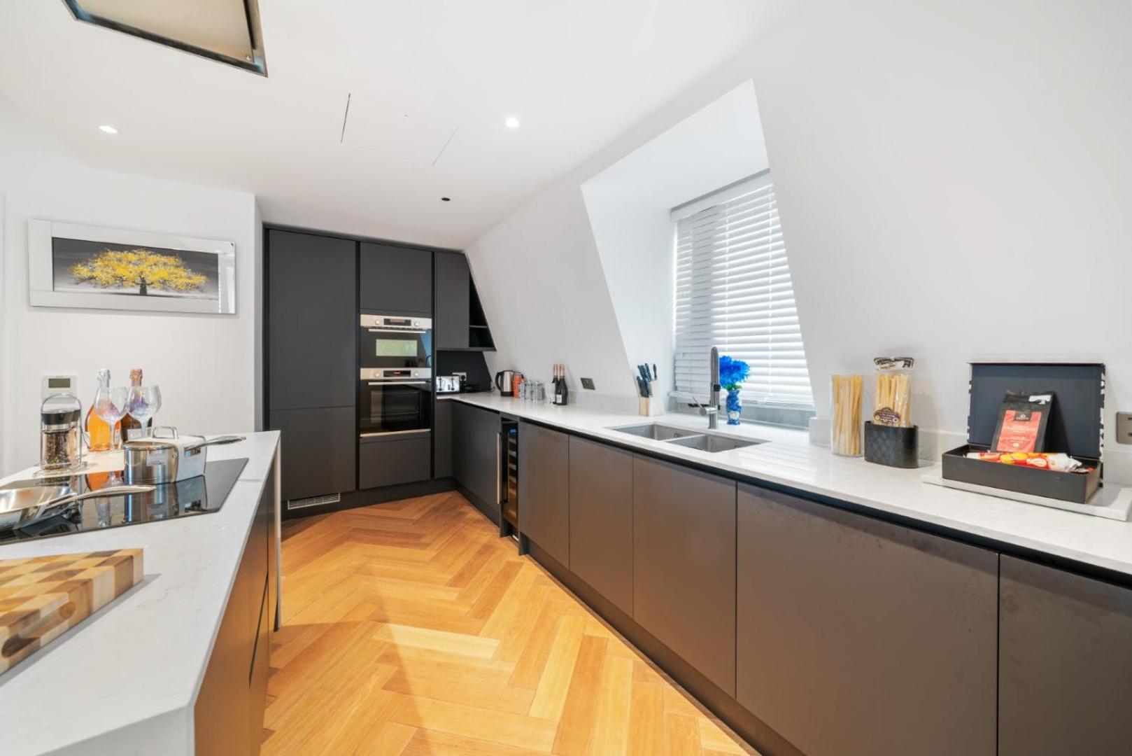 Marble Arch Luxury 3-bedroom Penthouse Haven 73 Apartment