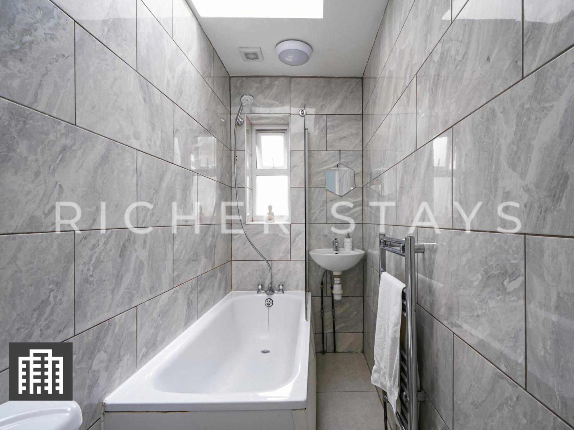 Сasa de vacaciones Large For Contractors & Families - Garden & Amenities