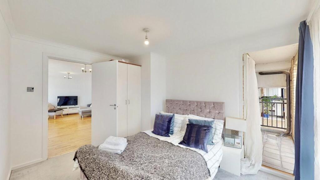 Appartement 85 Tivoli Court, Rotherhithe Street, London, Se16 5ud