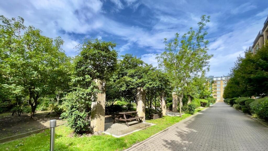 Appartement 85 Tivoli Court, Rotherhithe Street, London, Se16 5ud Londres