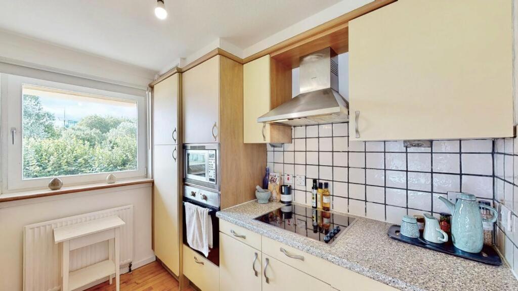 Appartement 85 Tivoli Court, Rotherhithe Street, London, Se16 5ud *