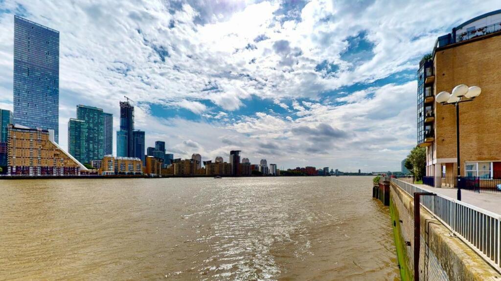 Appartement 85 Tivoli Court, Rotherhithe Street, London, Se16 5ud Londres