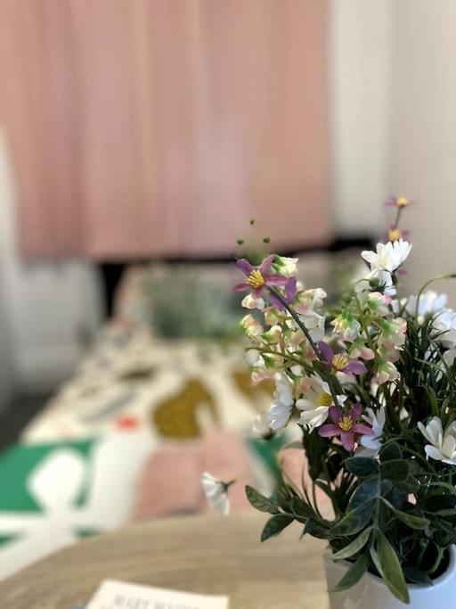 Homey Flat In Heart Of Apartamento *