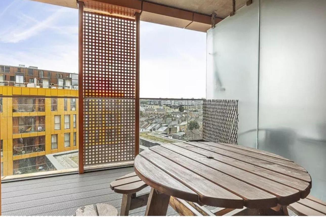 Greenwich Riverside Apartment *