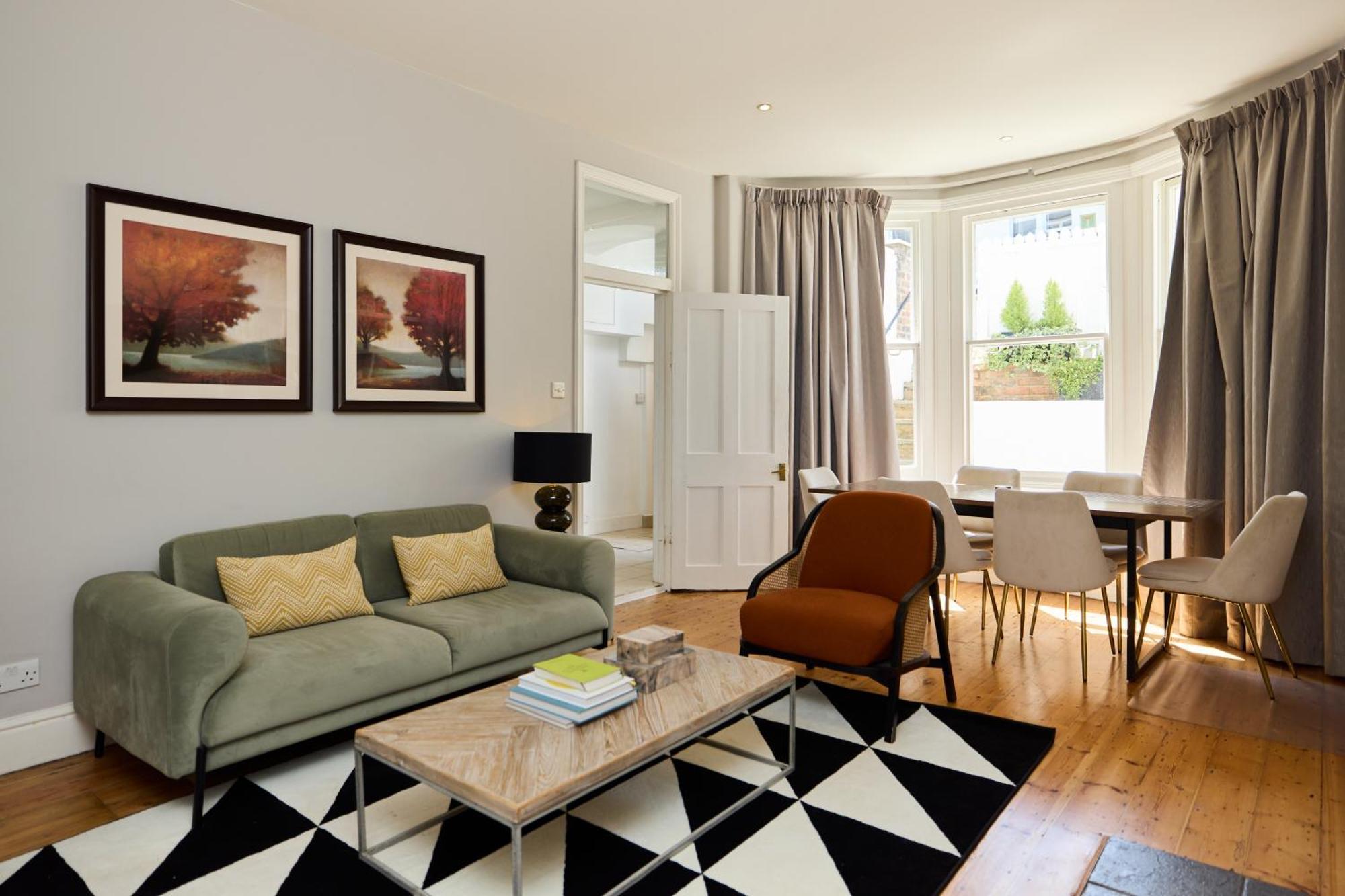 The West Kensington Hideout - Cozy 2bdr Flat With Garden *