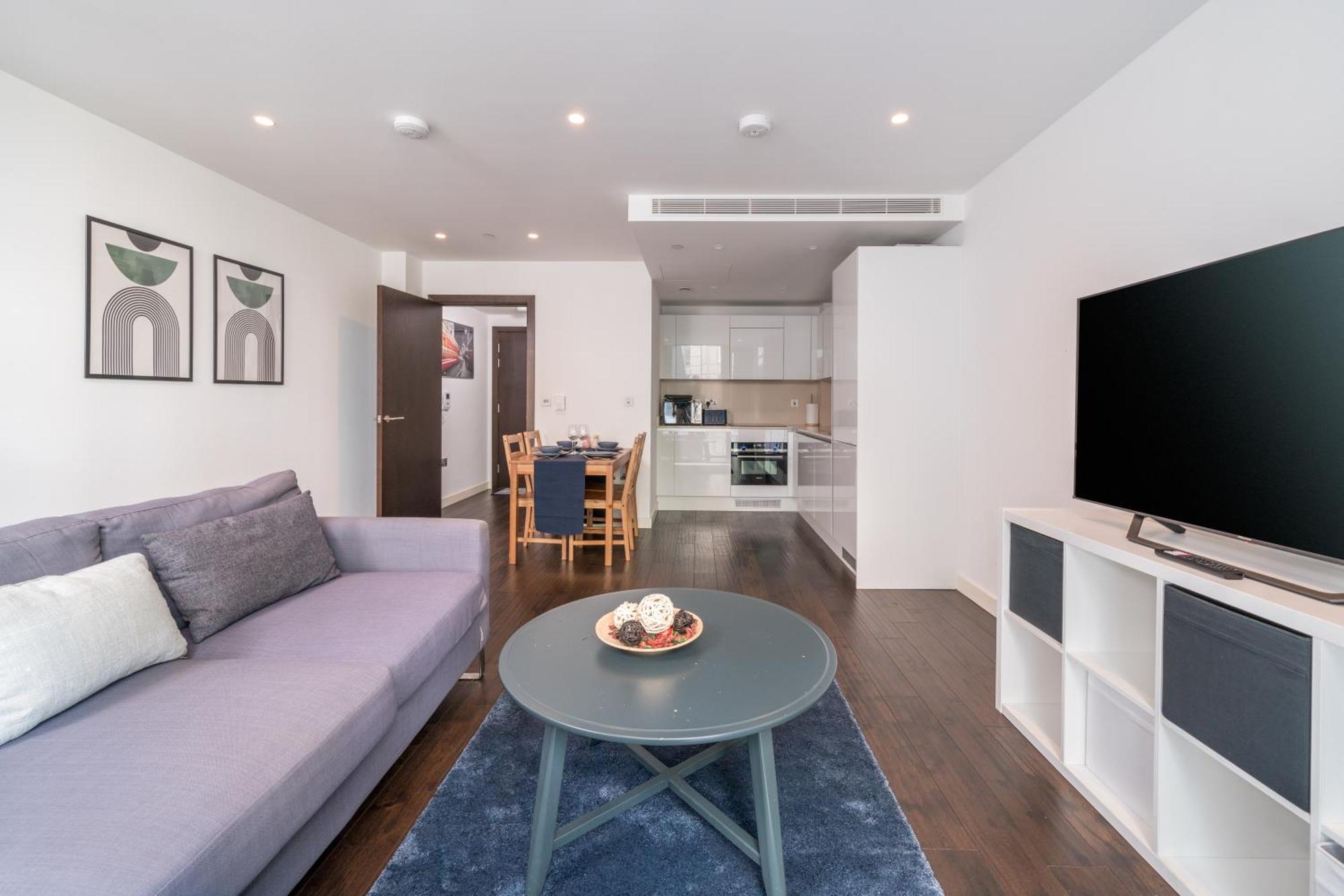 Luxury 1 Bed In Tower Hill Apartment *
