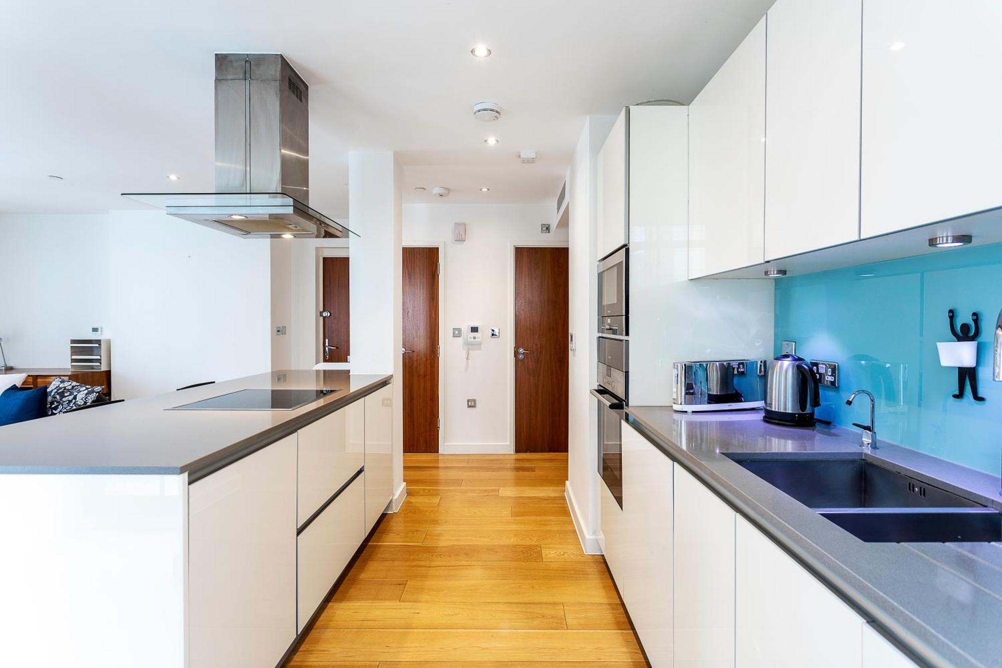 Serene Cityscape - 2br Luxury Westminster Apartment London
