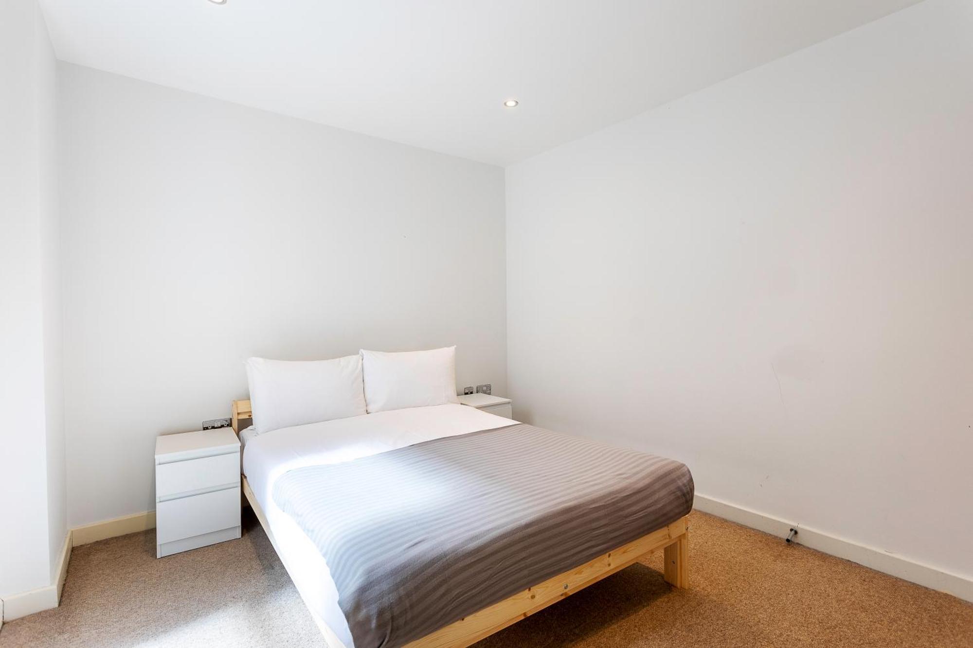 Apartment Serene Cityscape - 2br Luxury Westminster