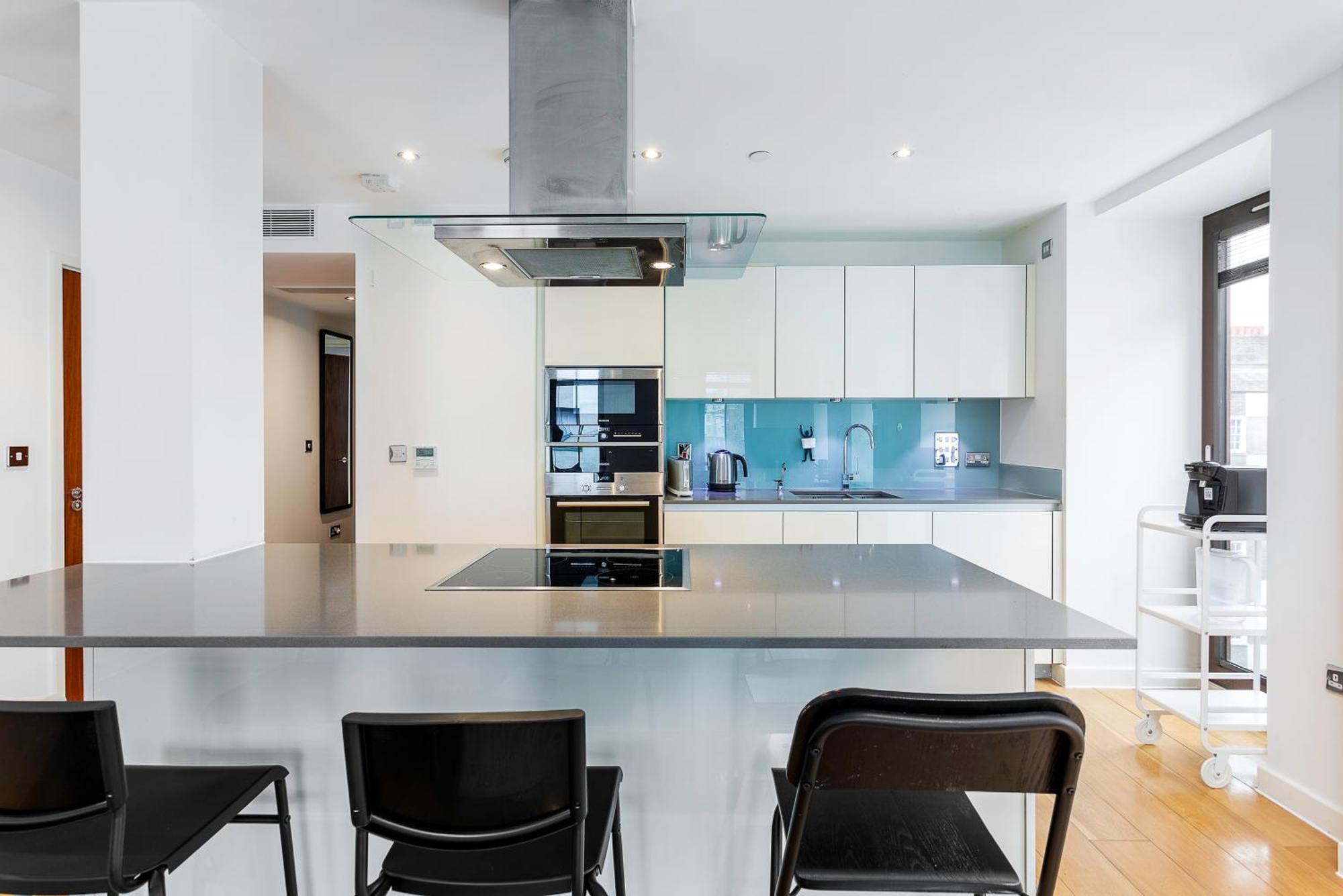 Apartment Serene Cityscape - 2br Luxury Westminster