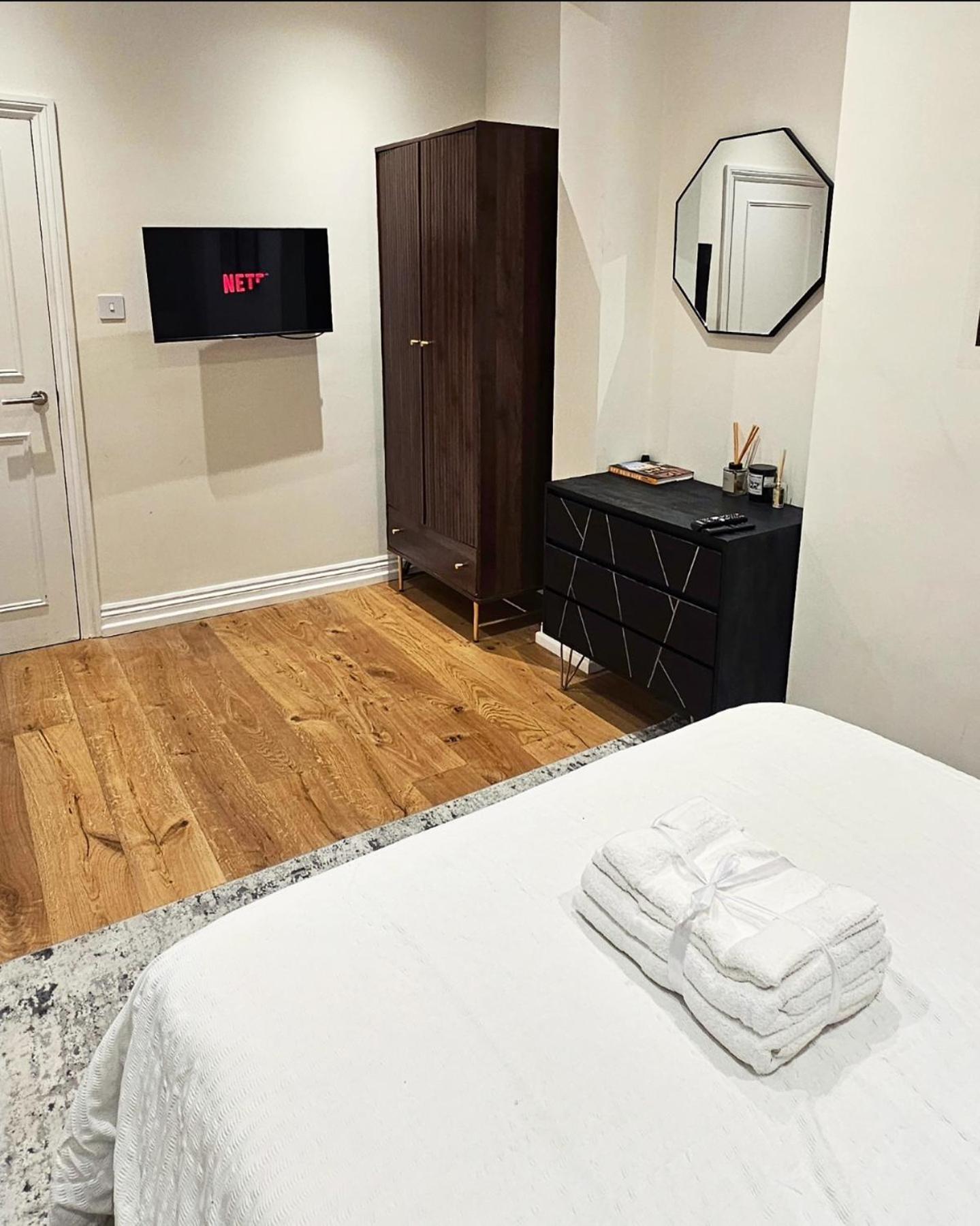 Luxury In Near Buckingham Palace, Big Ben And Eye London