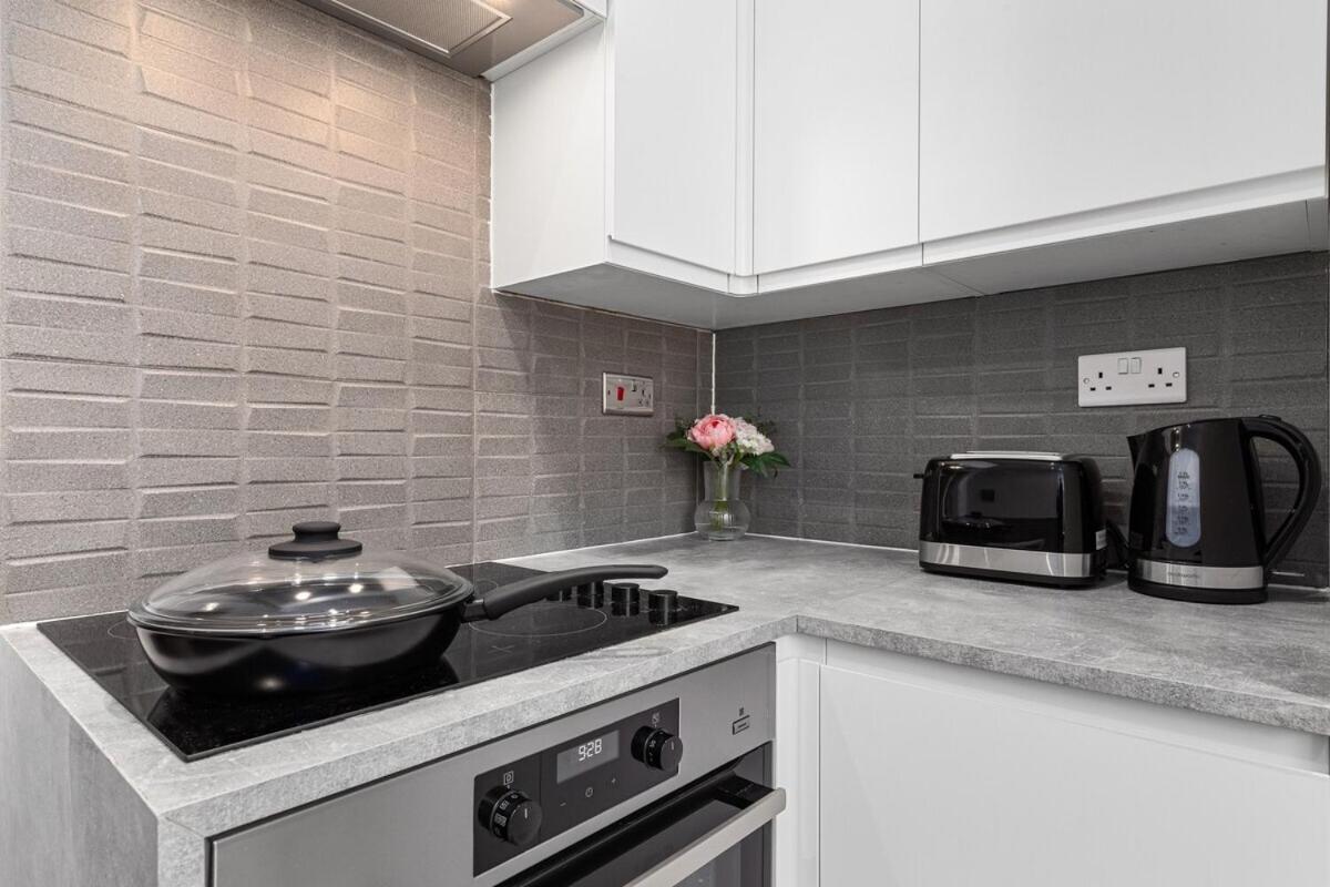 Luxury, Relaxing Apartment! 2 Mins From Paddington Station! * Londres