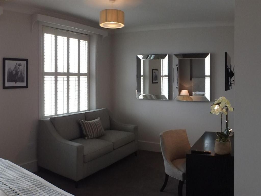 Ravna Gora 3* Londres