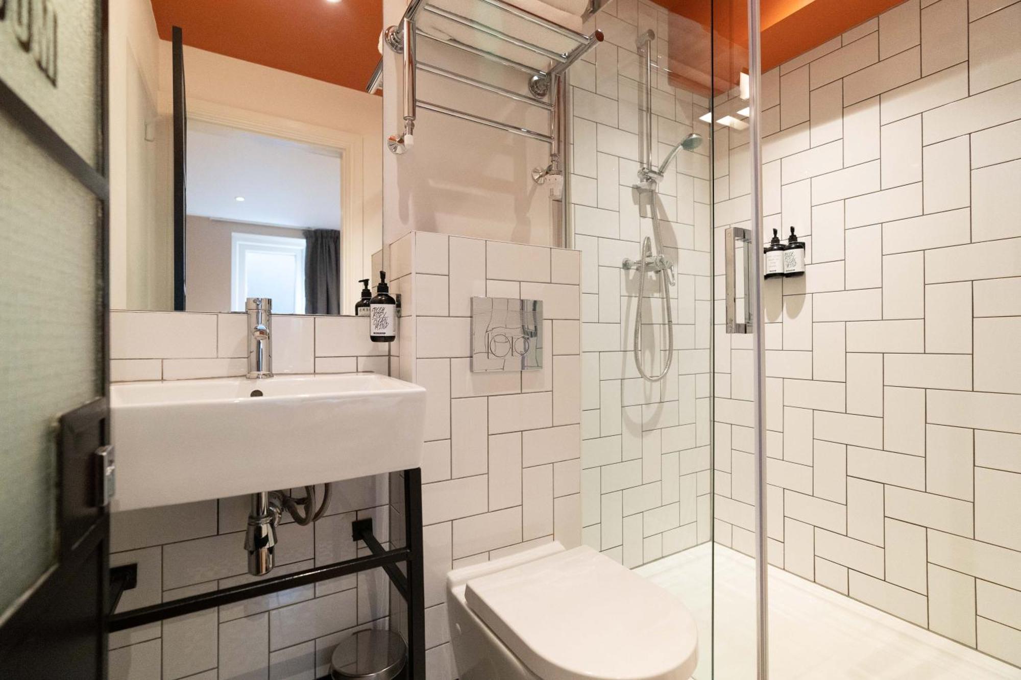Room2 Hammersmith Hometel Londen
