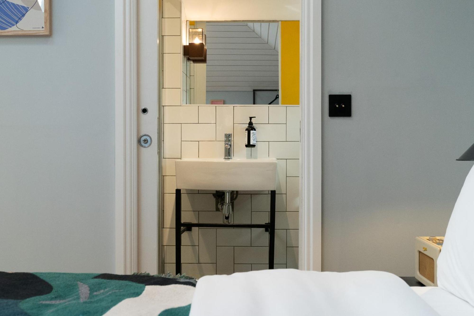 Room2 Hammersmith Hometel 4* Londen